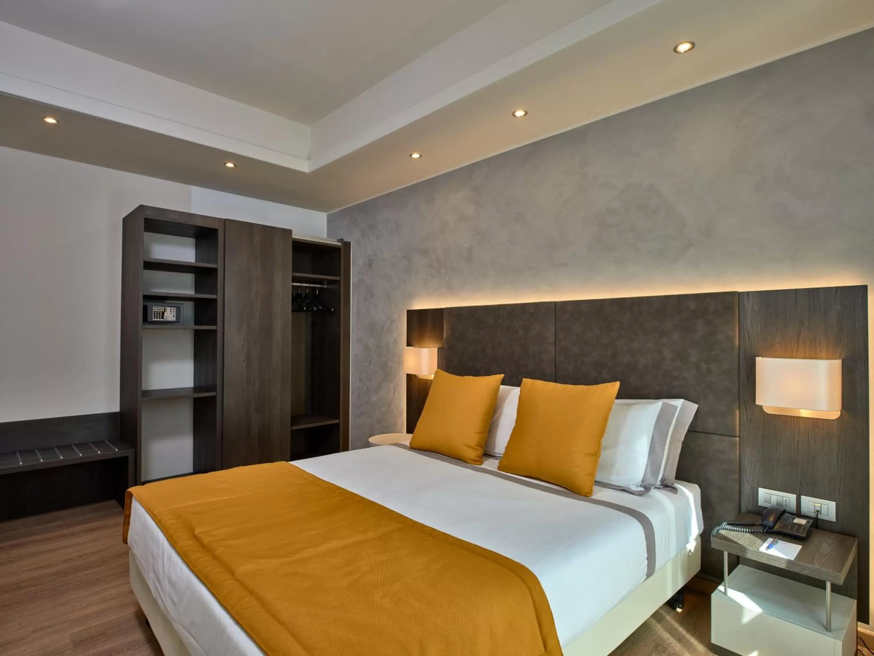 Bed in Hotel Como