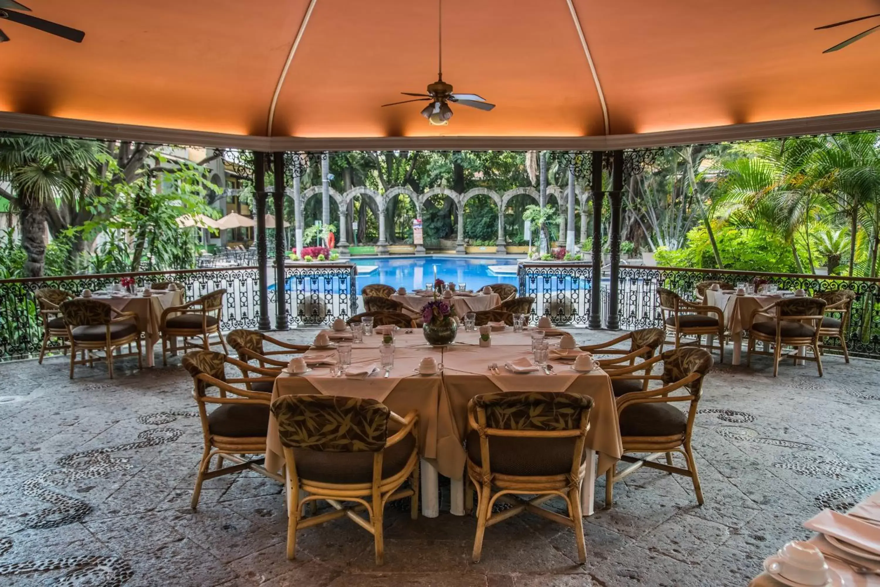 Breakfast in Holiday Inn Guadalajara Expo Plaza del Sol by IHG Breakfast in Holiday Inn Guadalajara Expo Plaza del Sol by IHG