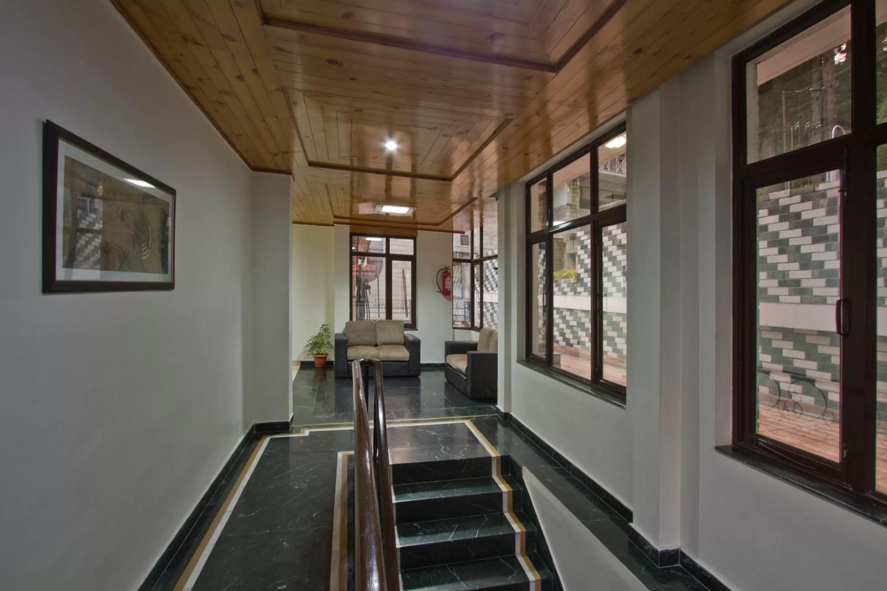 Property building in Hotel Broadways Inn