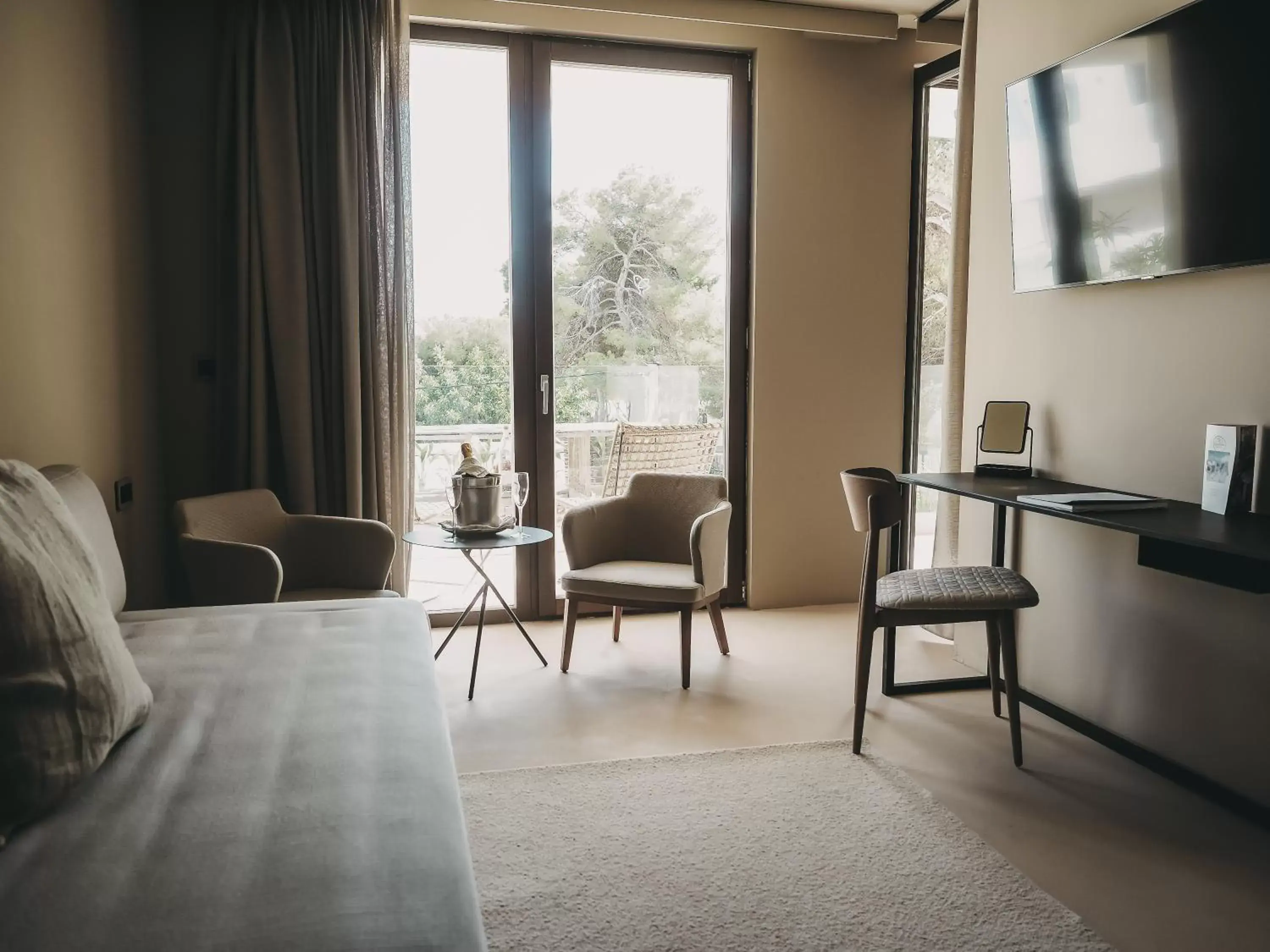 TV and multimedia, Seating Area in Barefoot Hotel Mallorca