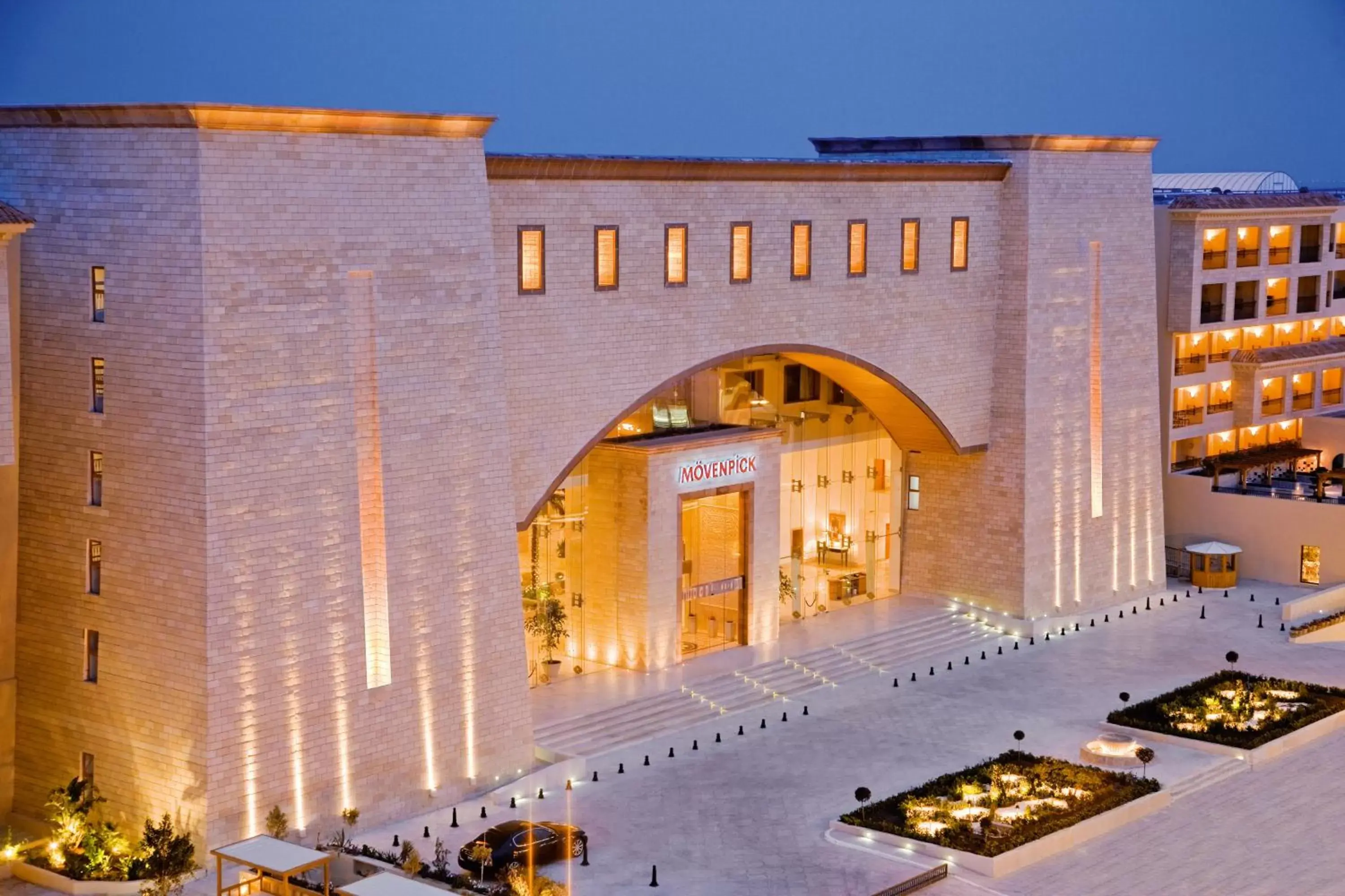 Facade/entrance, Property Building in Mövenpick Resort & Marine Spa Sousse