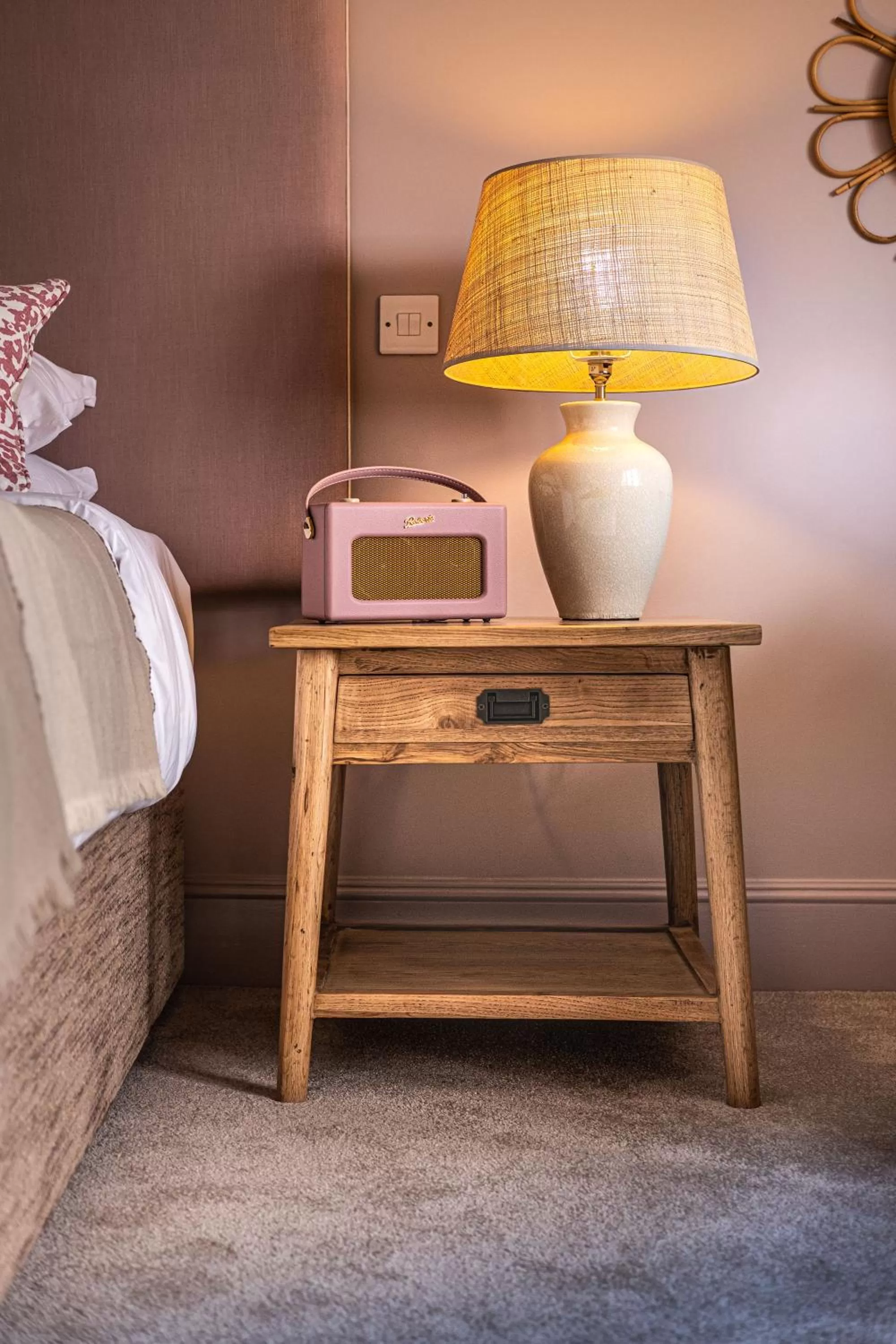 hair dresser, Bed in The Crown Inn