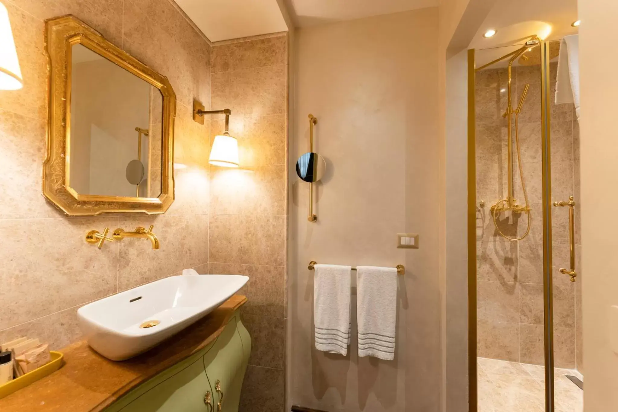 Bathroom in Grand Hotel Cavour