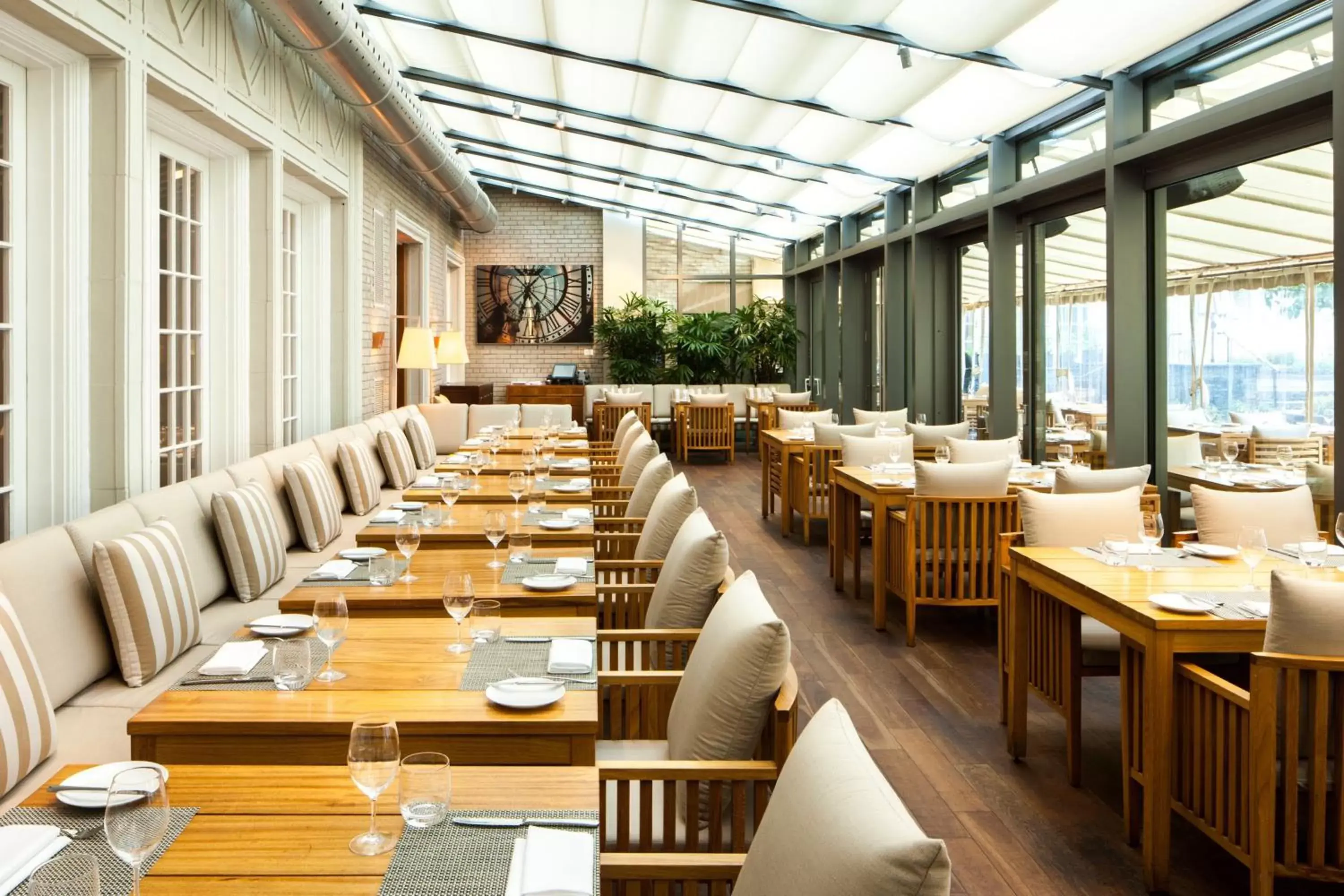 Restaurant/Places to Eat in The Ritz-Carlton, Montreal