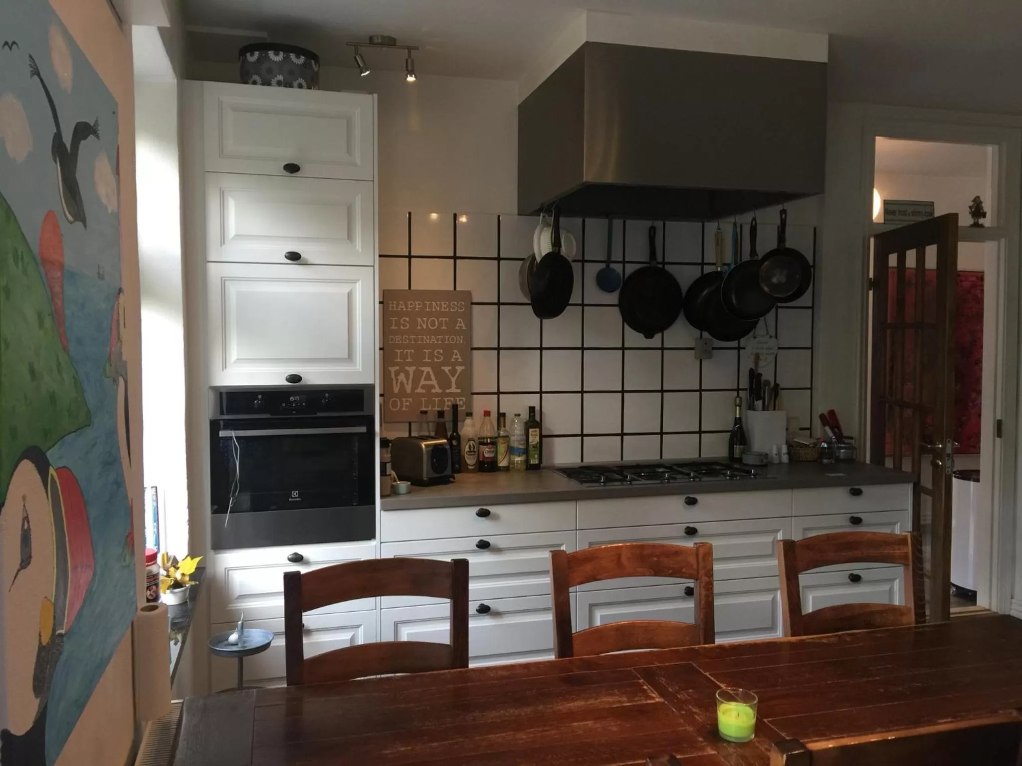 Communal kitchen in Sweethome Guesthouse