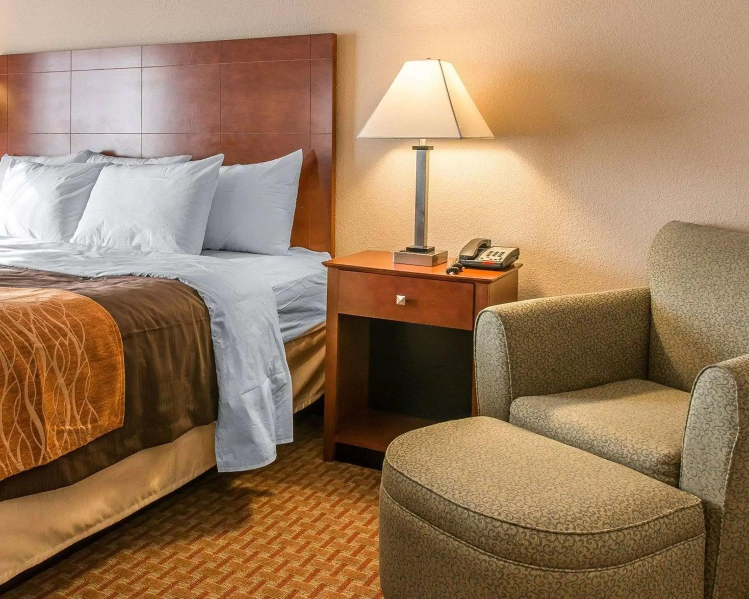 Photo of the whole room, Bed in Quality Inn Near Interstate I94