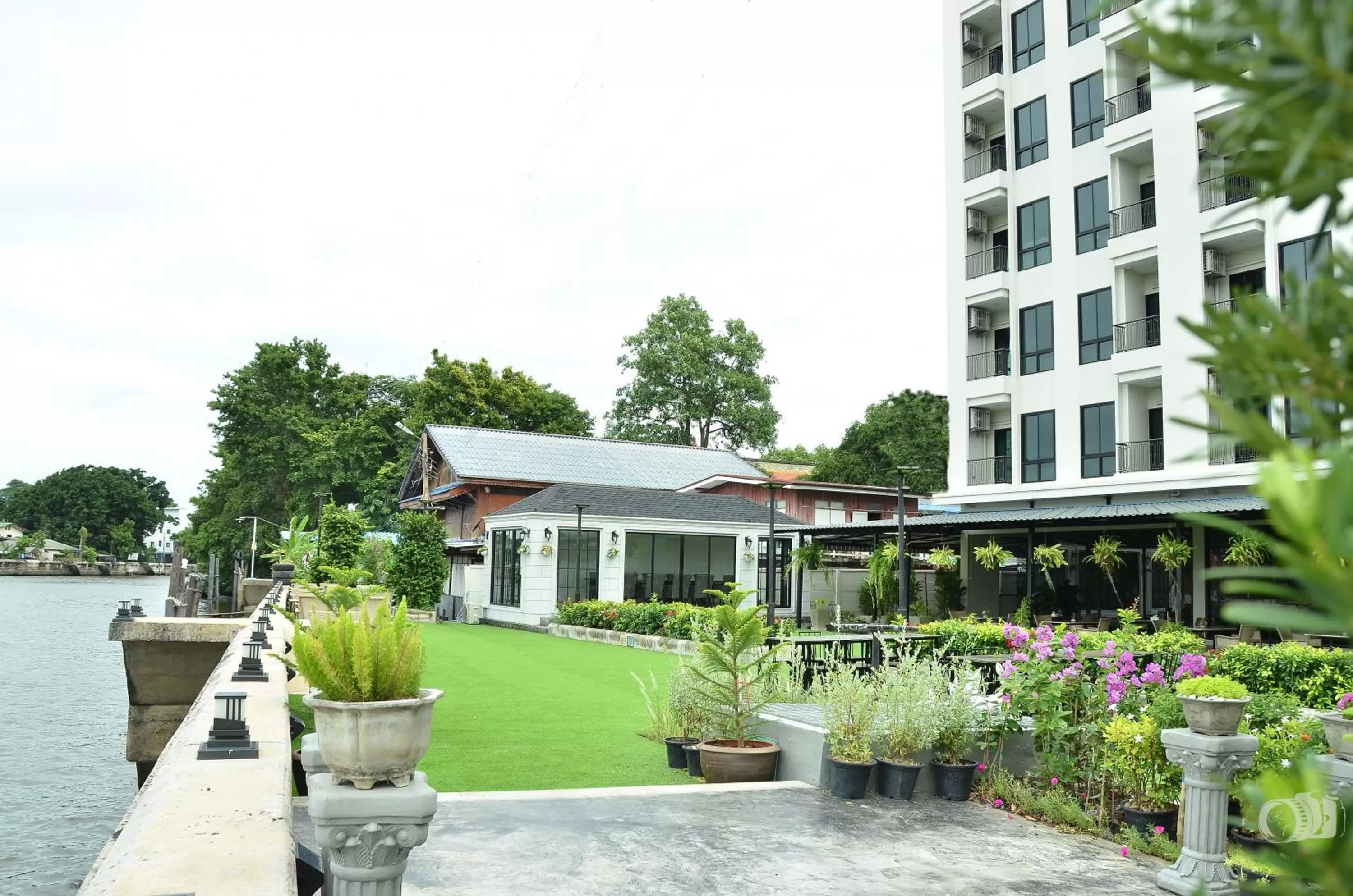 Property building in NORN Rimklong Bangkok Hotel