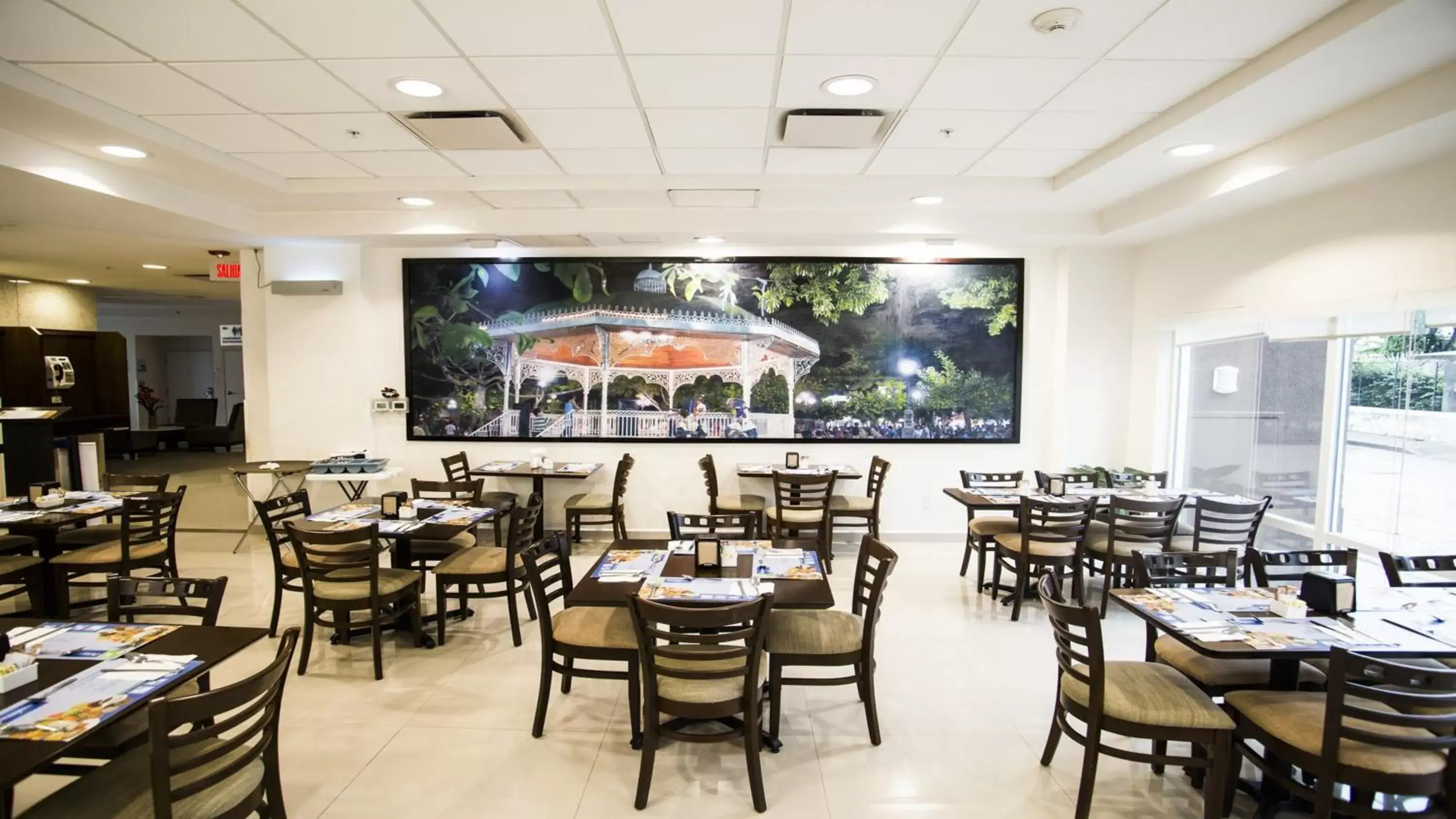 Restaurant/Places to Eat in Holiday Inn Express Tuxtla Gutierrez La Marimba, an IHG Hotel