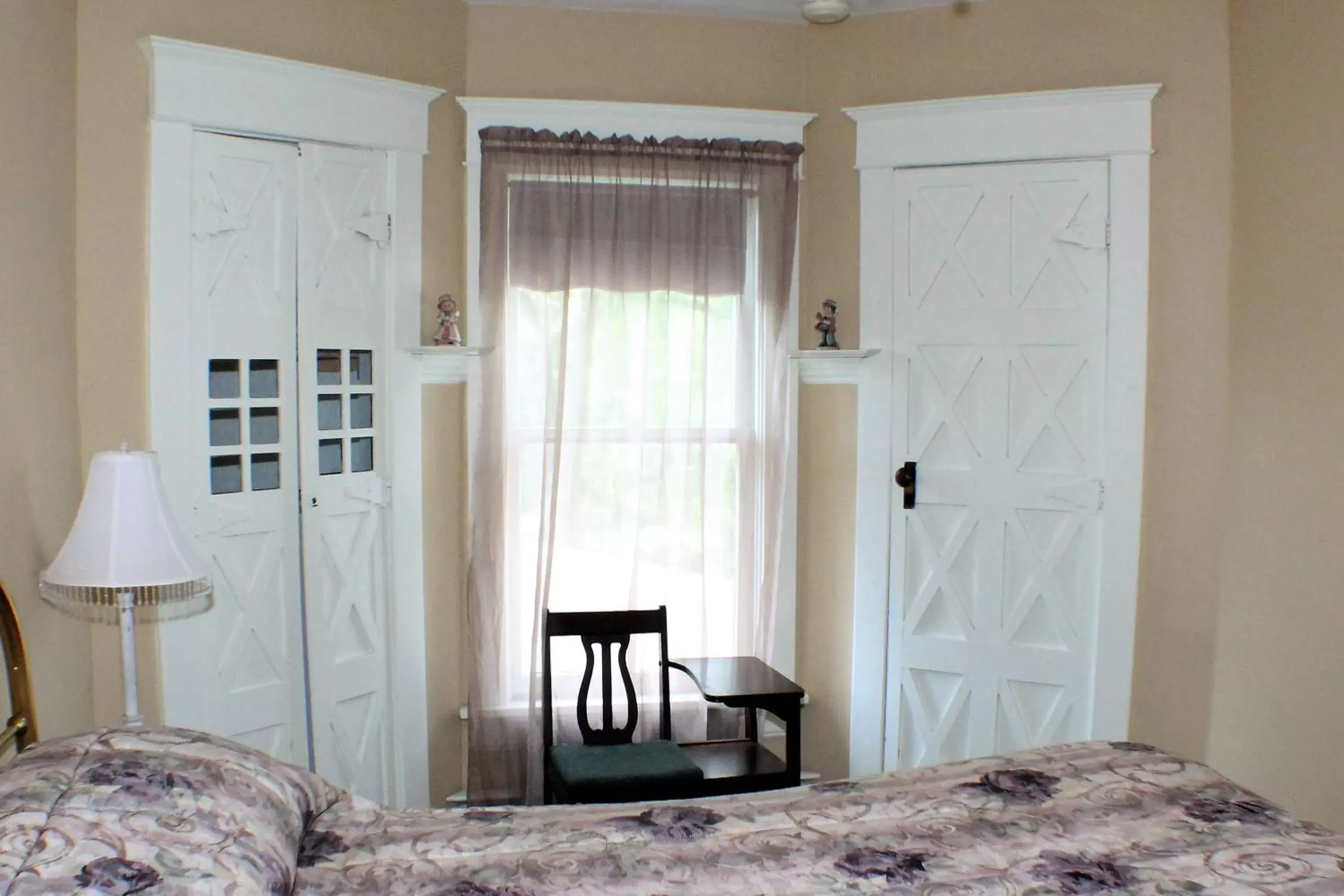 Bedroom, Bed in The White Birch Inn
