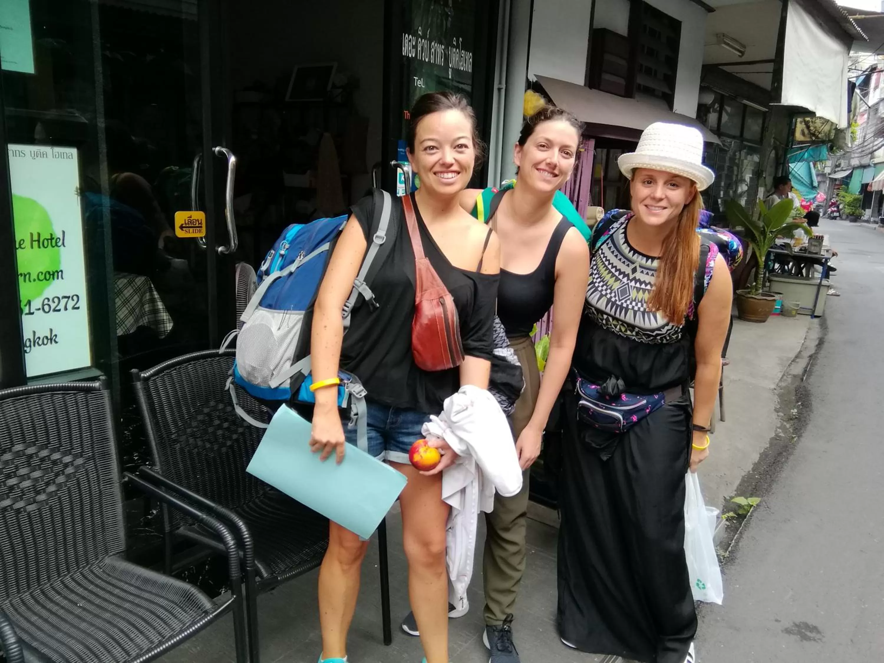 The Cube Sathorn Boutique Hotel เดอะ คิวบ์ สาทร บูติค โฮเทล Near BTS Surasak