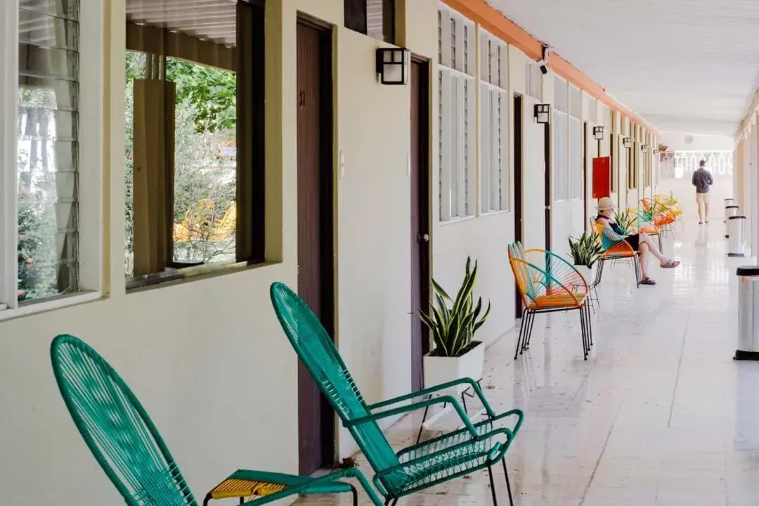 Seating area, Balcony/Terrace in Hotel Diriá Santa Cruz