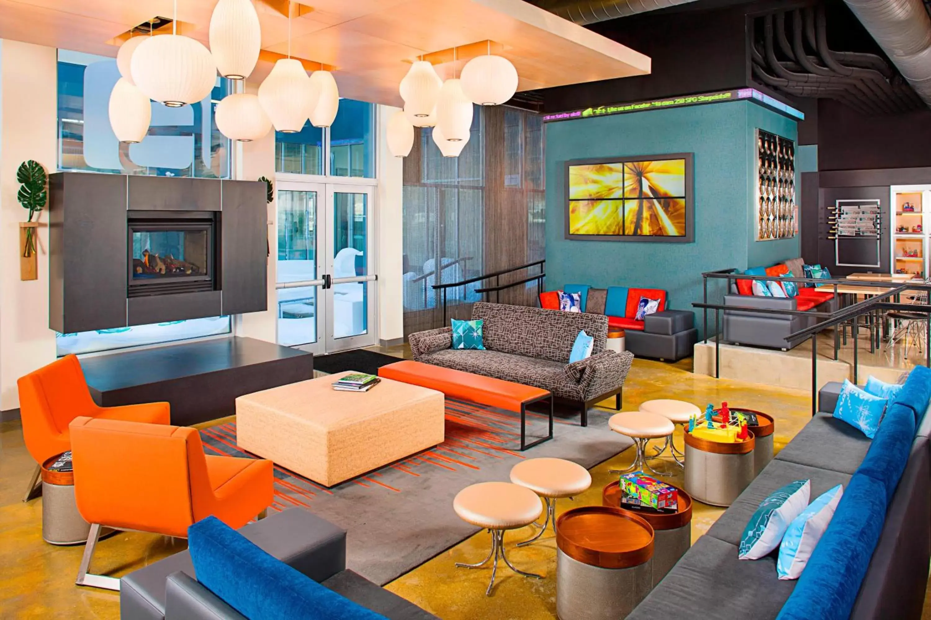 Lounge or bar, Restaurant/Places to Eat in Aloft Beachwood