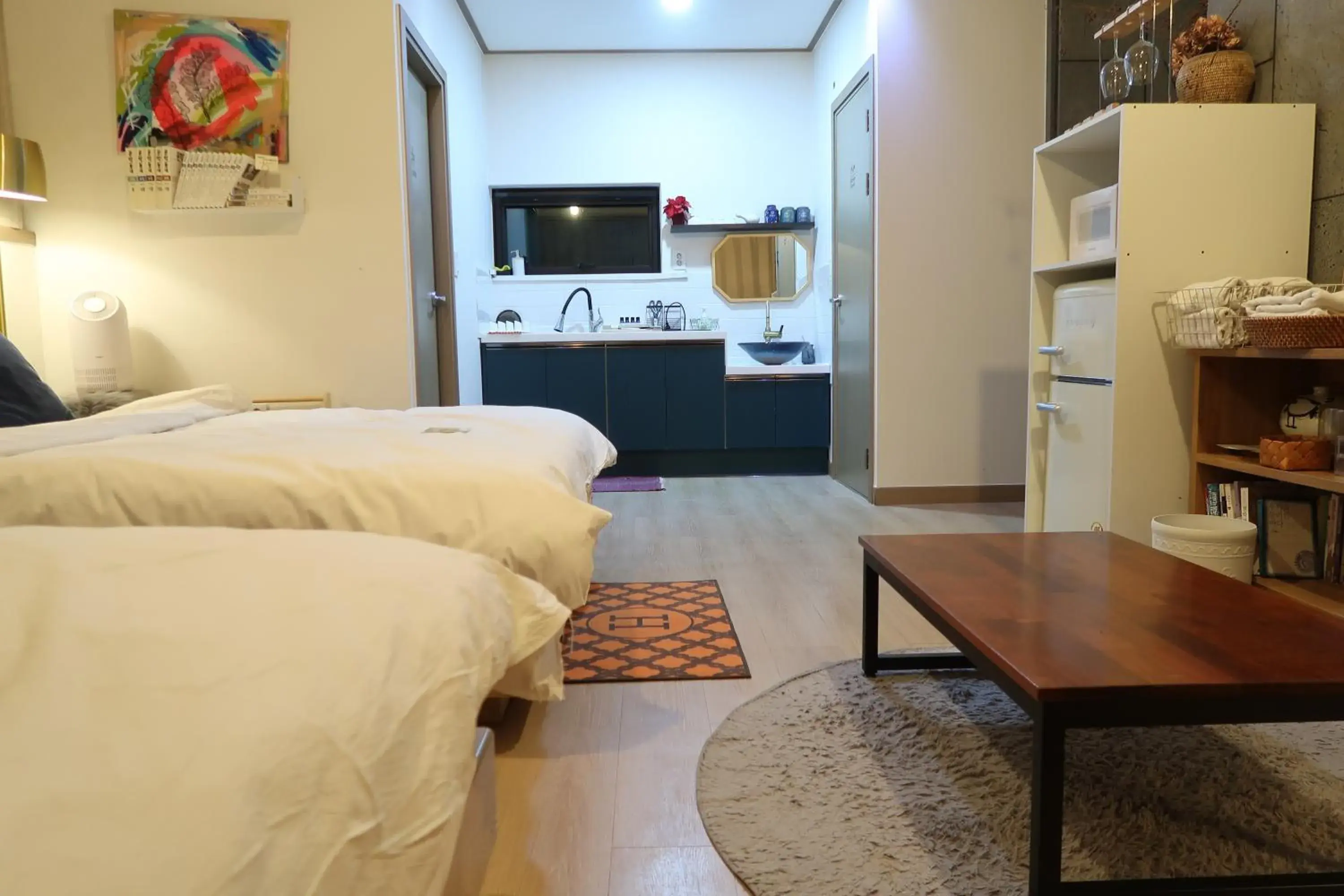Bed, Kitchen/Kitchenette in Andong Poong-gyung HOSTEL n LIBRARY