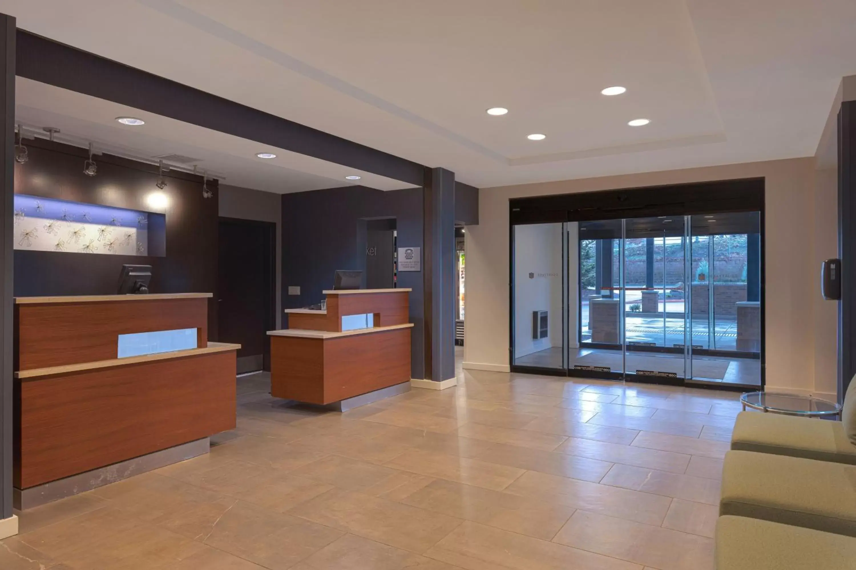 Lobby or reception, Lobby/Reception in Courtyard by Marriott Portland Southeast/Clackamas