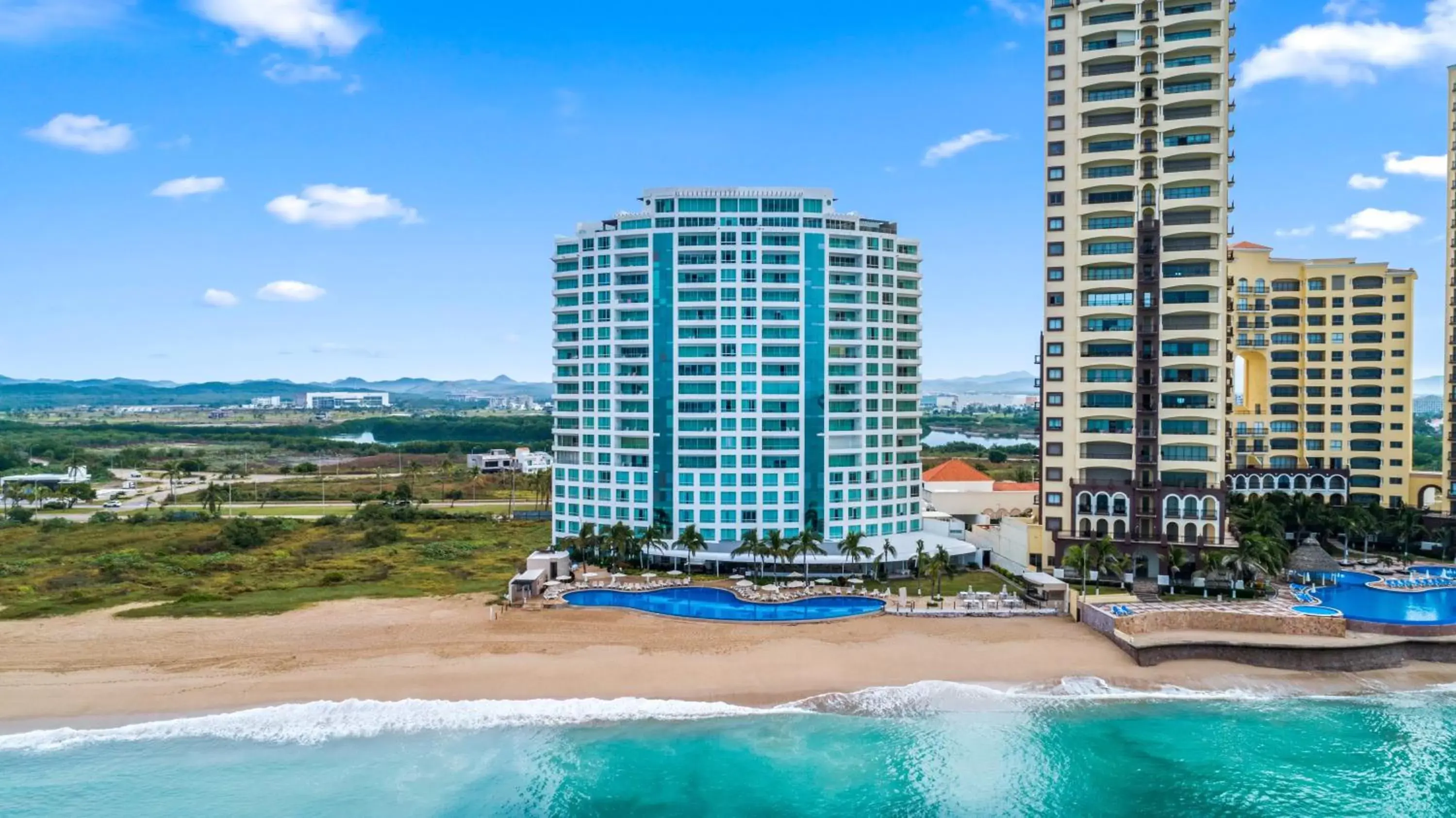 Property building in Park Royal Beach Mazatlán