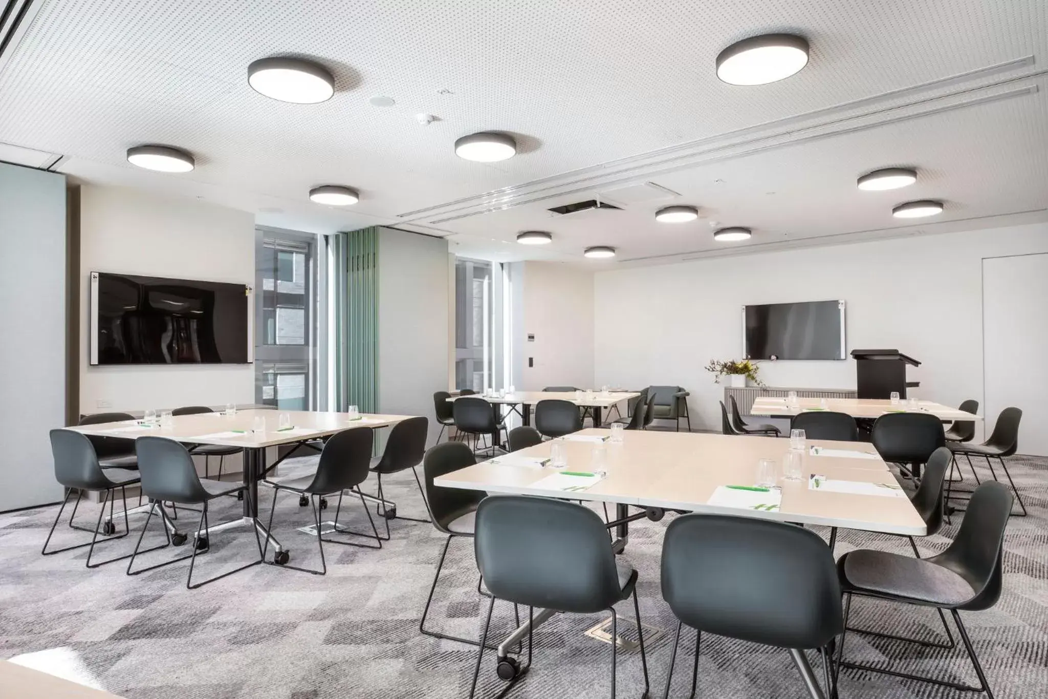 Meeting/conference room in Holiday Inn & Suites Geelong, an IHG Hotel