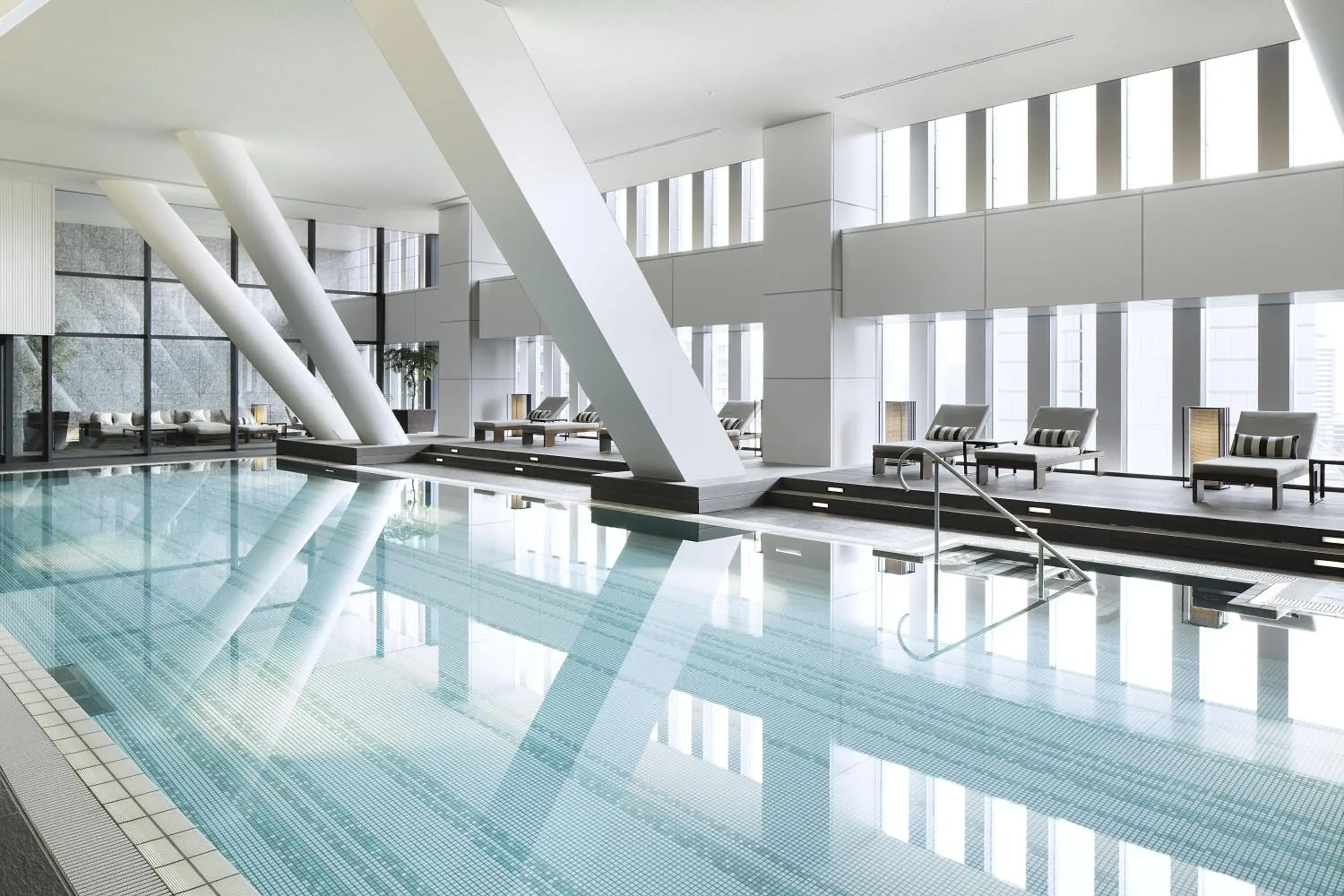 Swimming Pool in The Capitol Hotel Tokyu