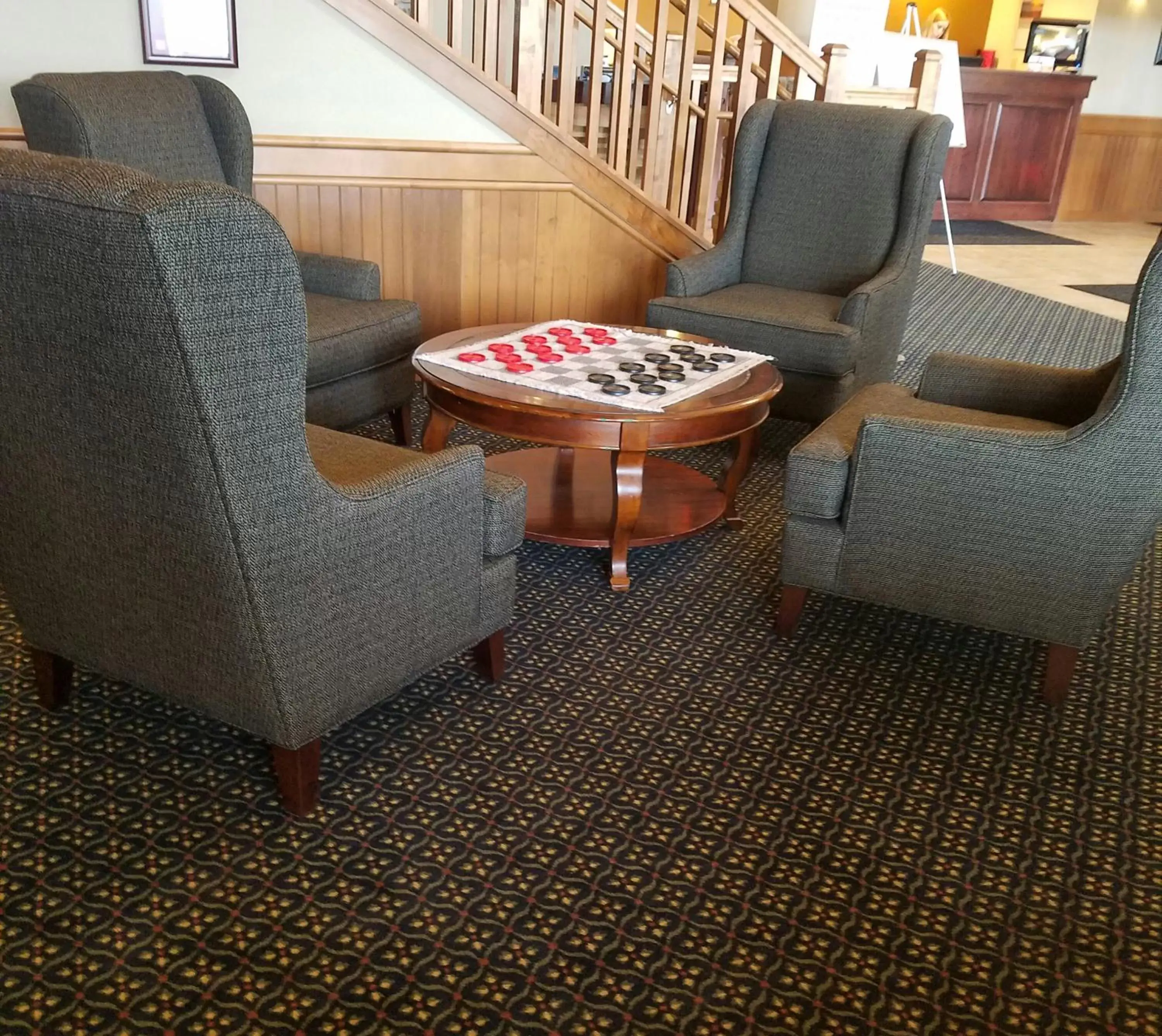 Seating Area in AmeriVu Inn and Suites - Waconia