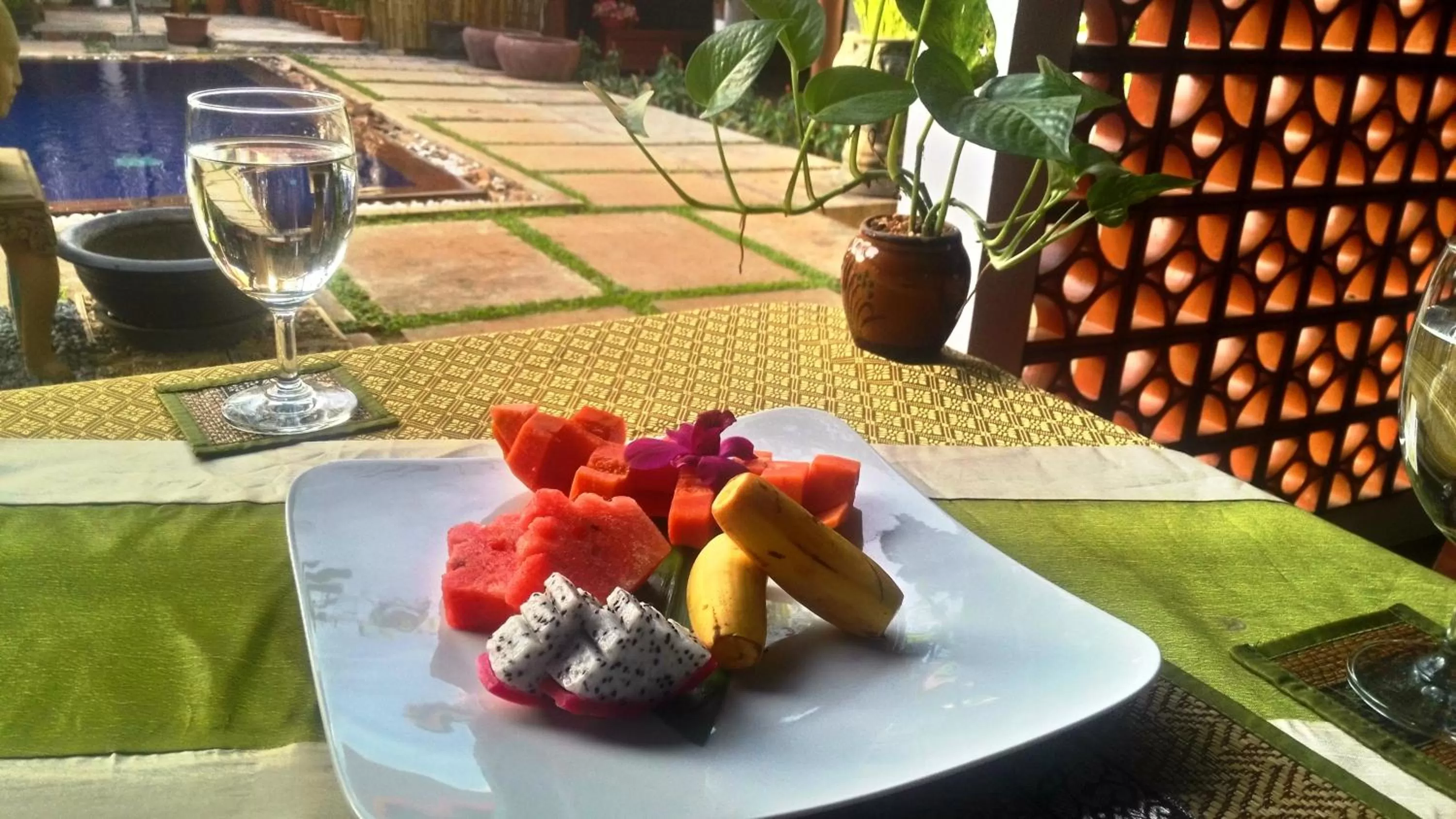 Food and drinks in BayStone Resort