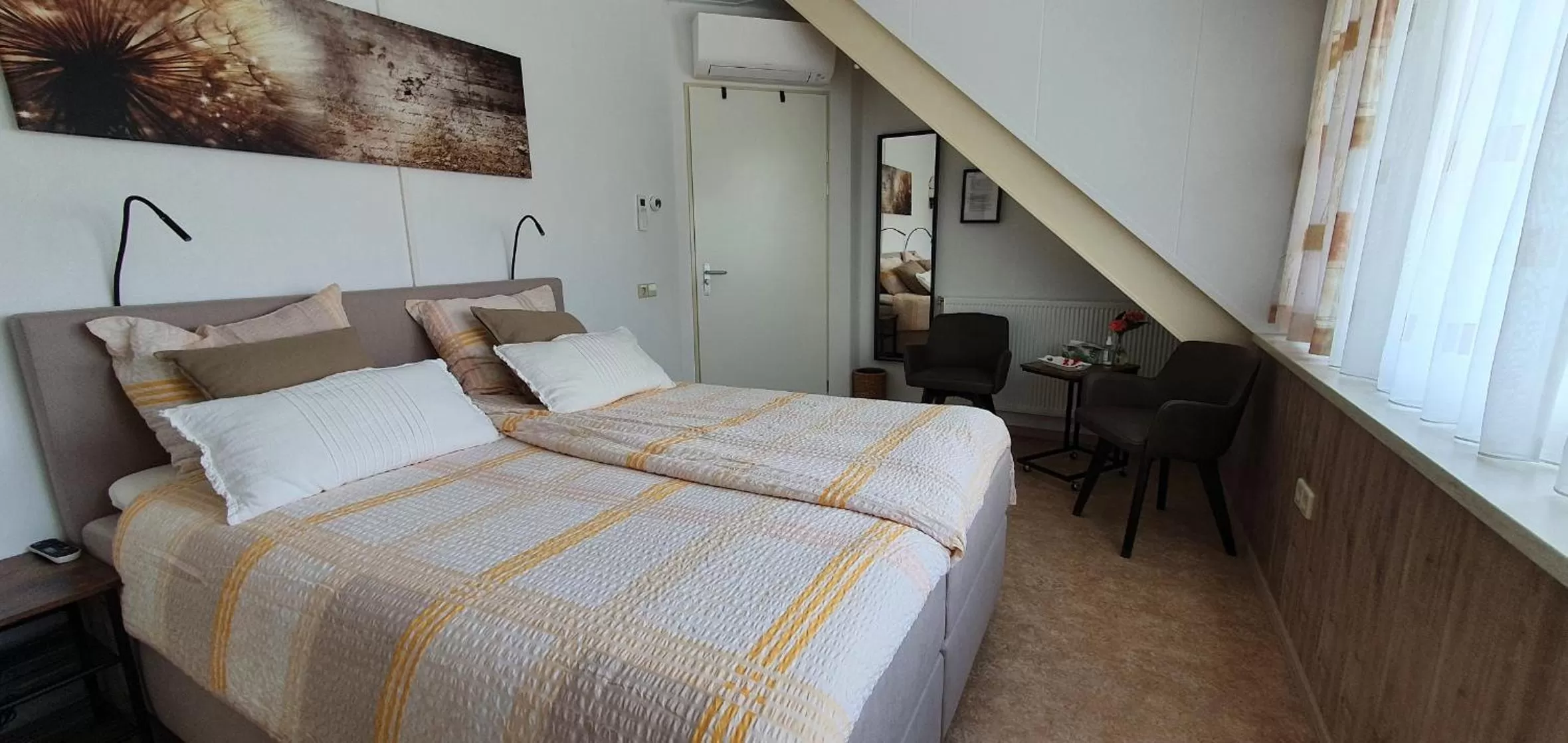 Photo of the whole room, Bed in B&B Knooppunt70