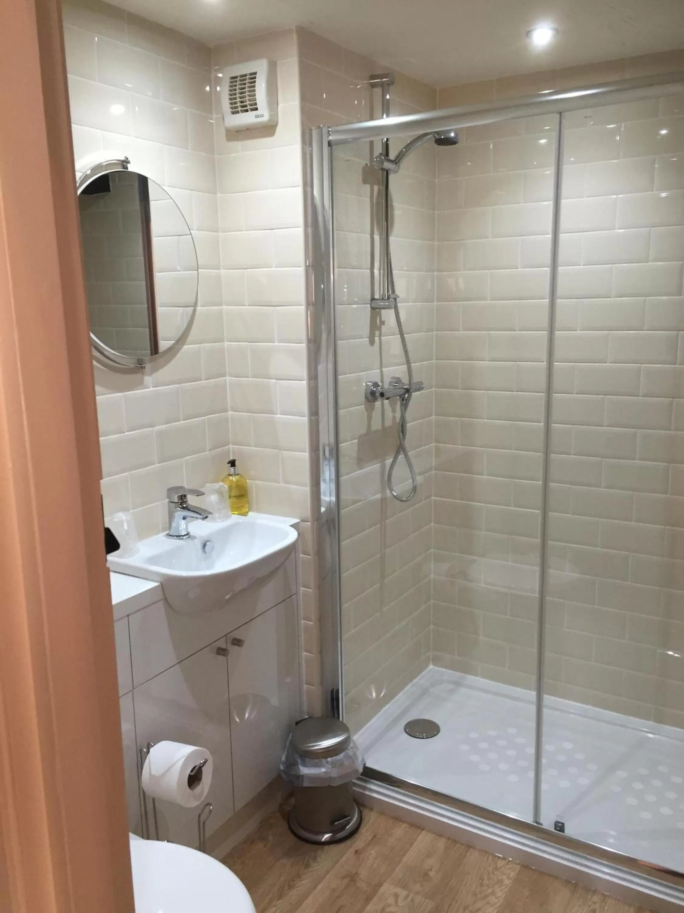 Bathroom in The Bell Inn