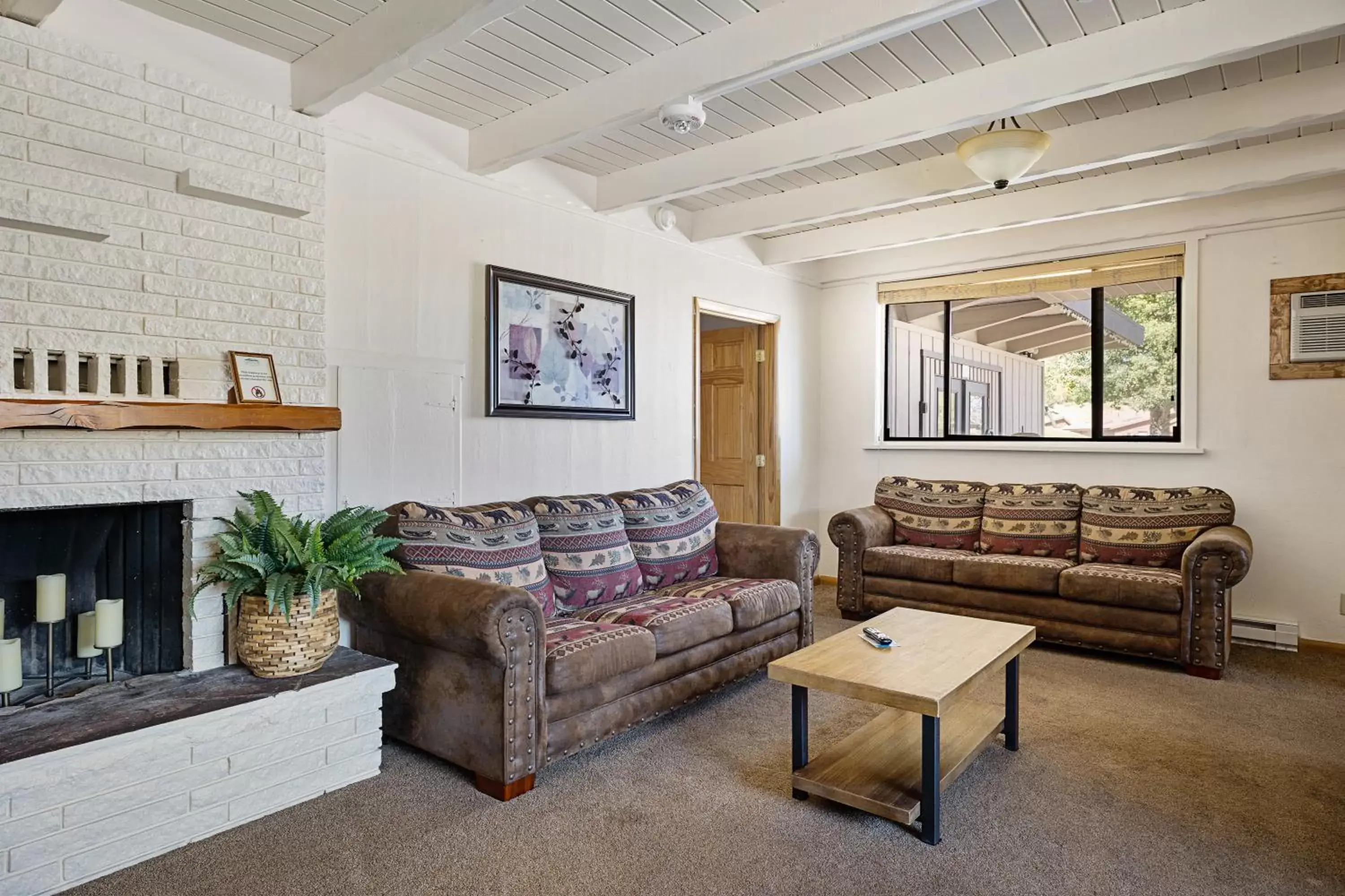 Living room, Seating Area in Elk Refuge Inn