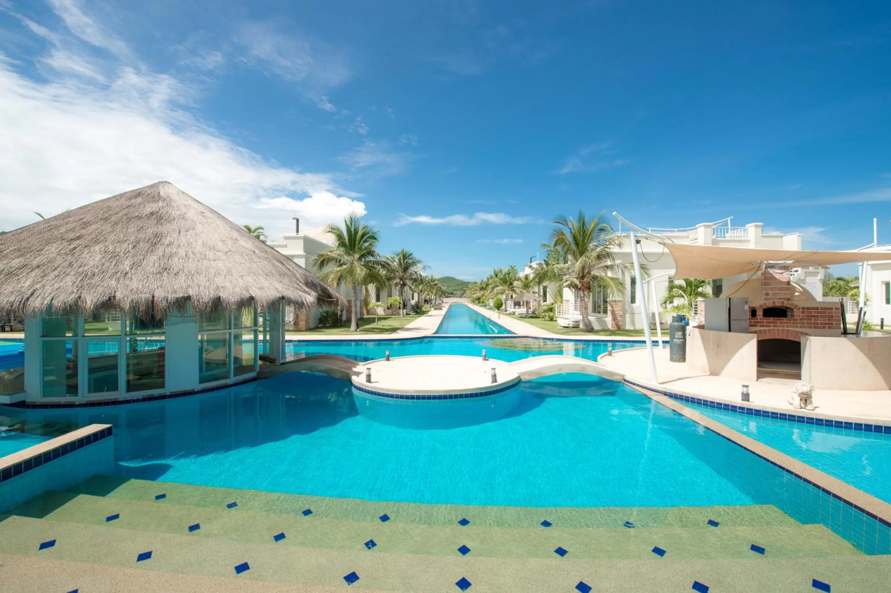 Day in Oriental Beach Pearl Resort