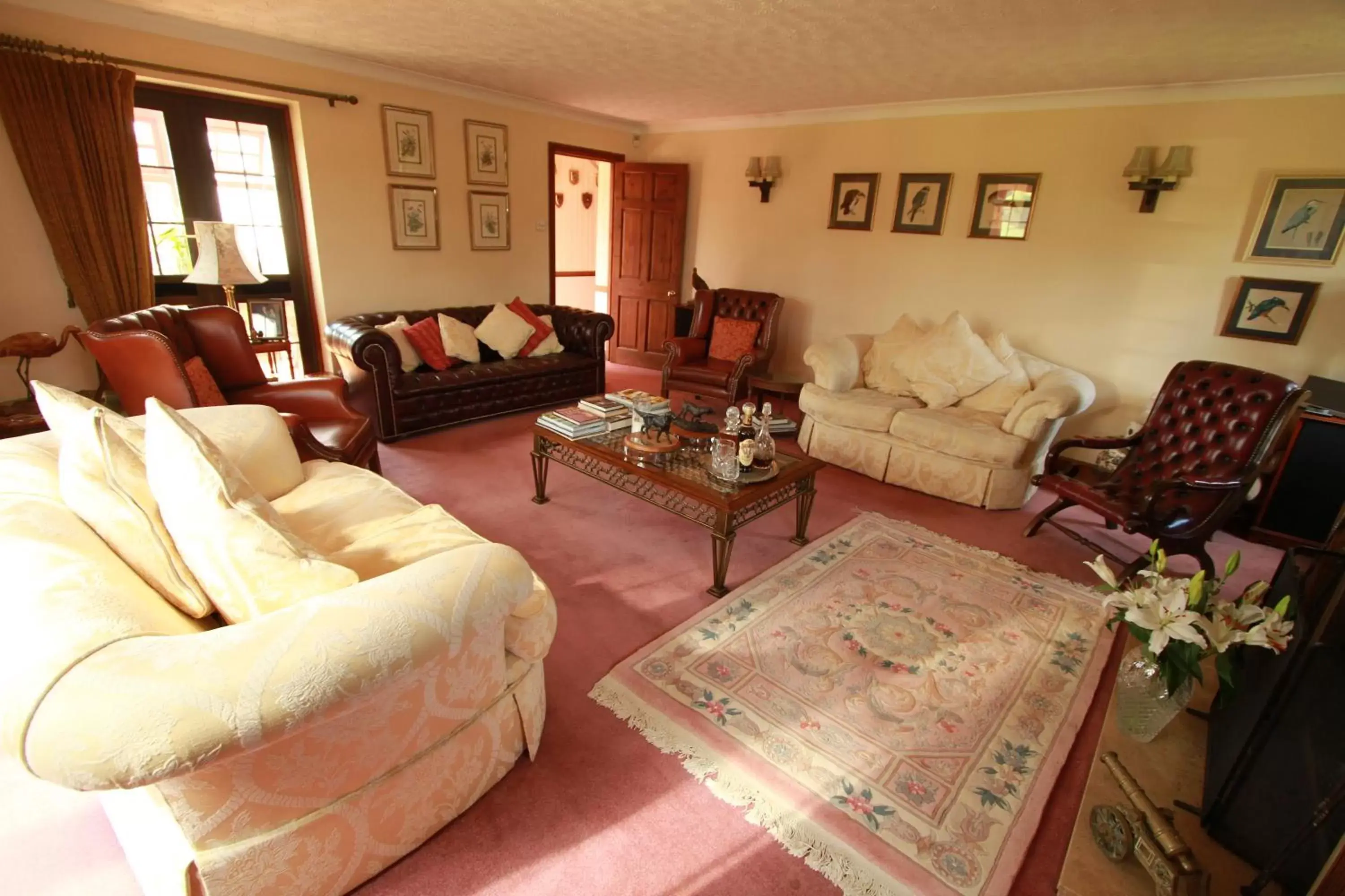 Living room, Seating Area in Pointers Guest House