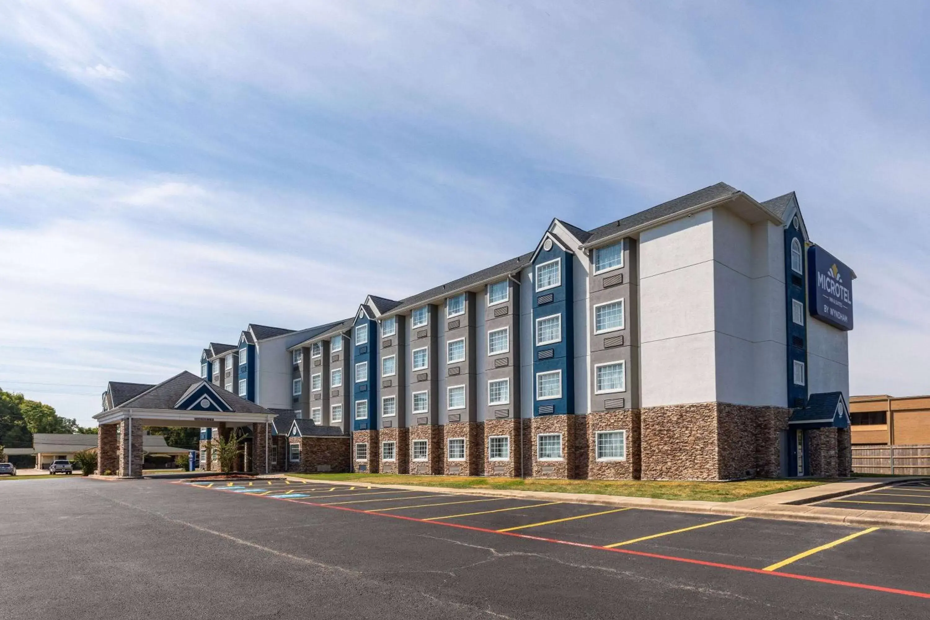 Property building in Microtel Inn & Suites by Wyndham Bossier City Property building in Microtel Inn & Suites by Wyndham Bossier City