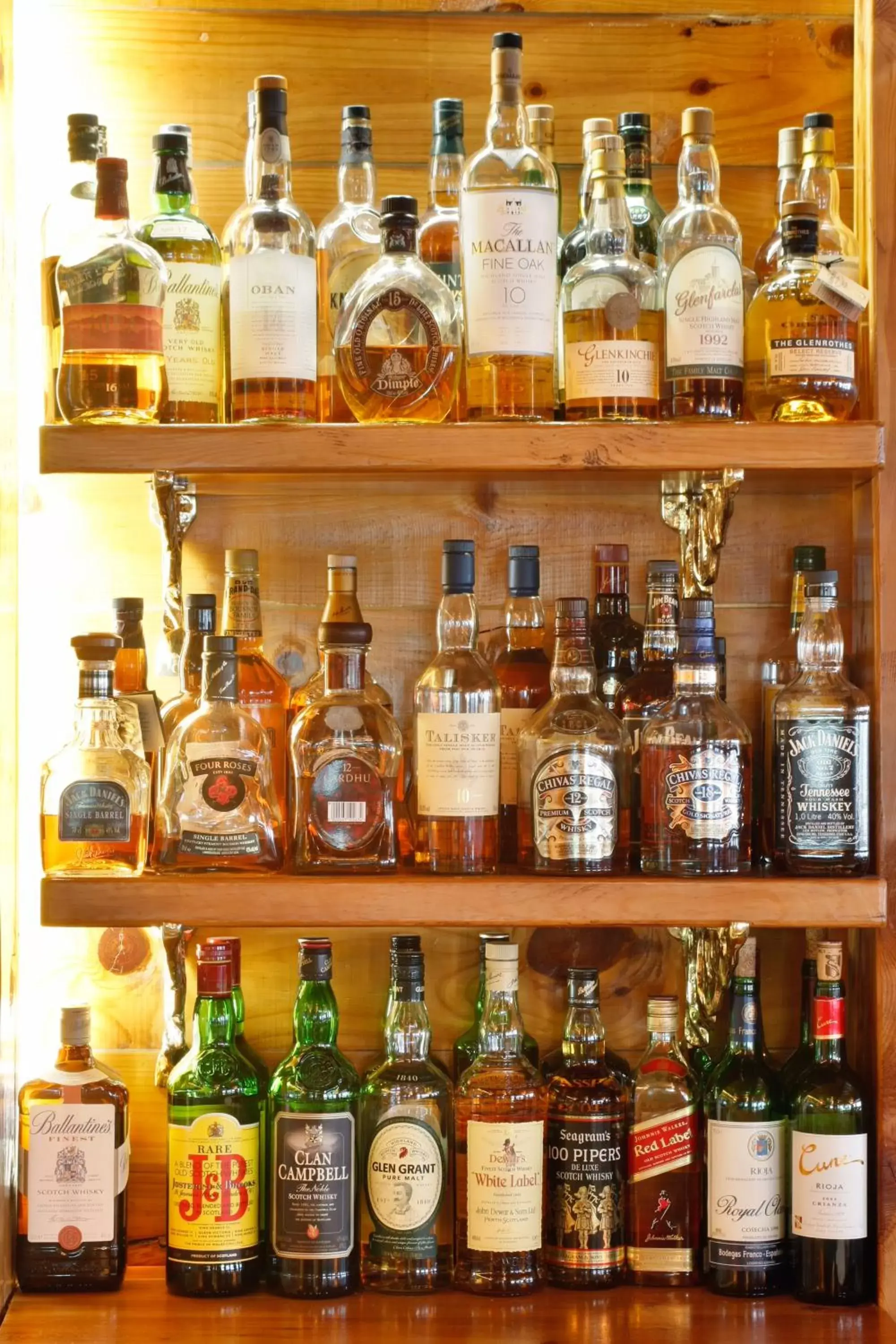 Alcoholic drinks, Drinks in Rutllan & Spa