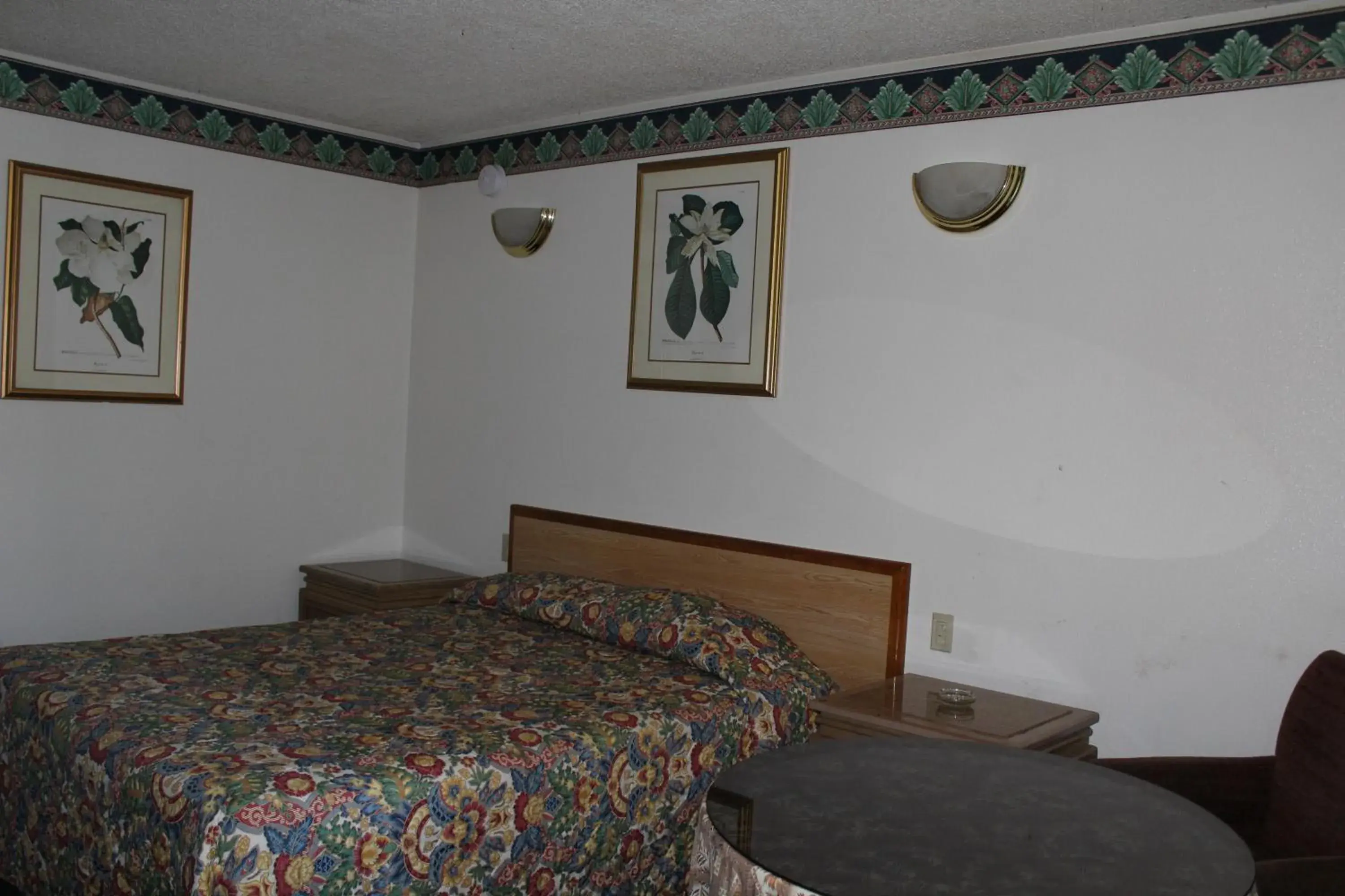 Photo of the whole room, Bed in Best Whittier Inn