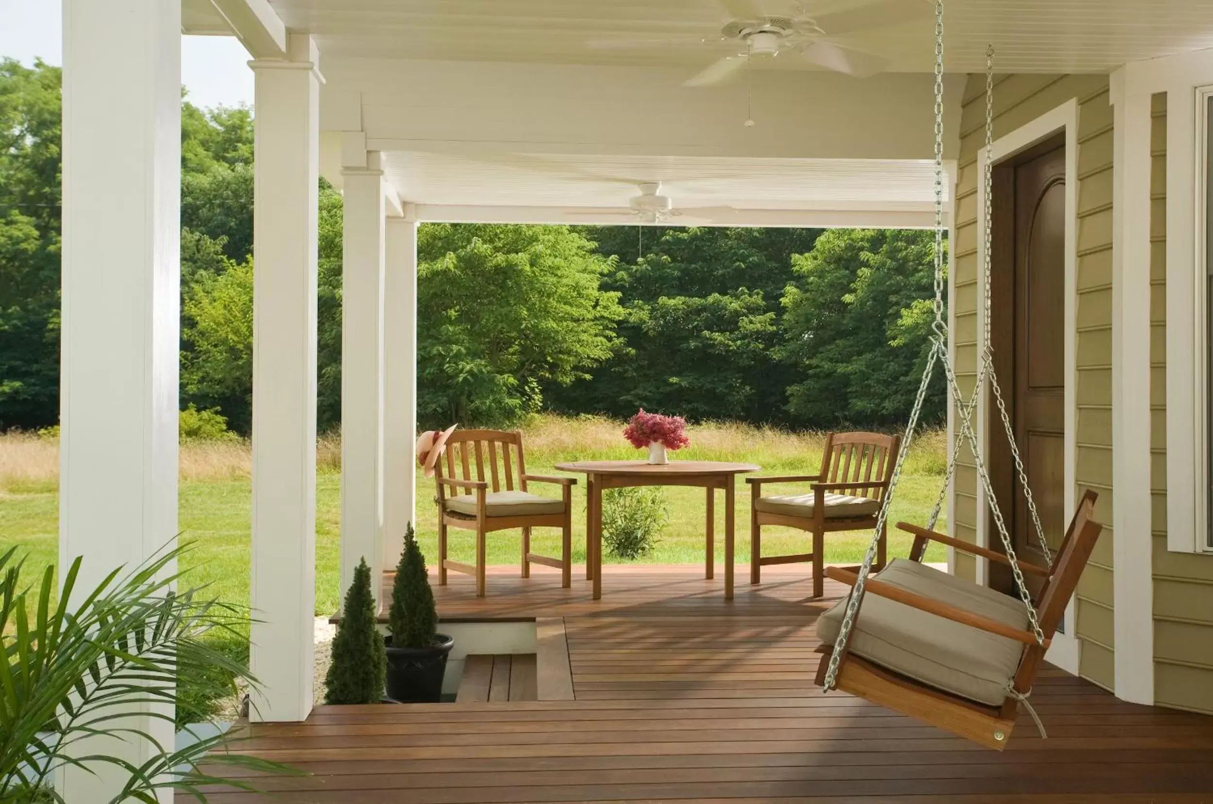 Patio in Brampton Bed and Breakfast Inn