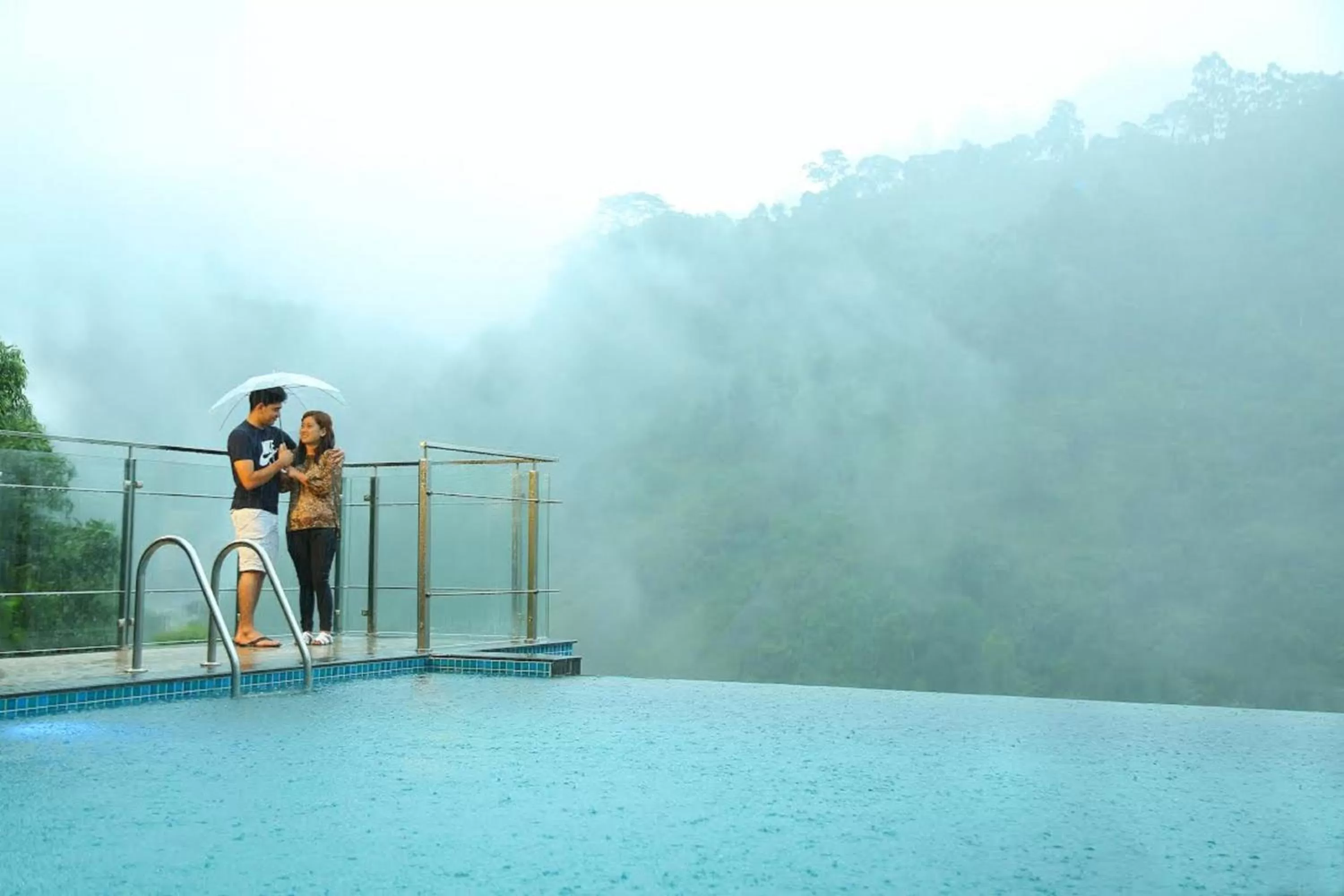 Swimming pool in Blanket Hotel & Spa