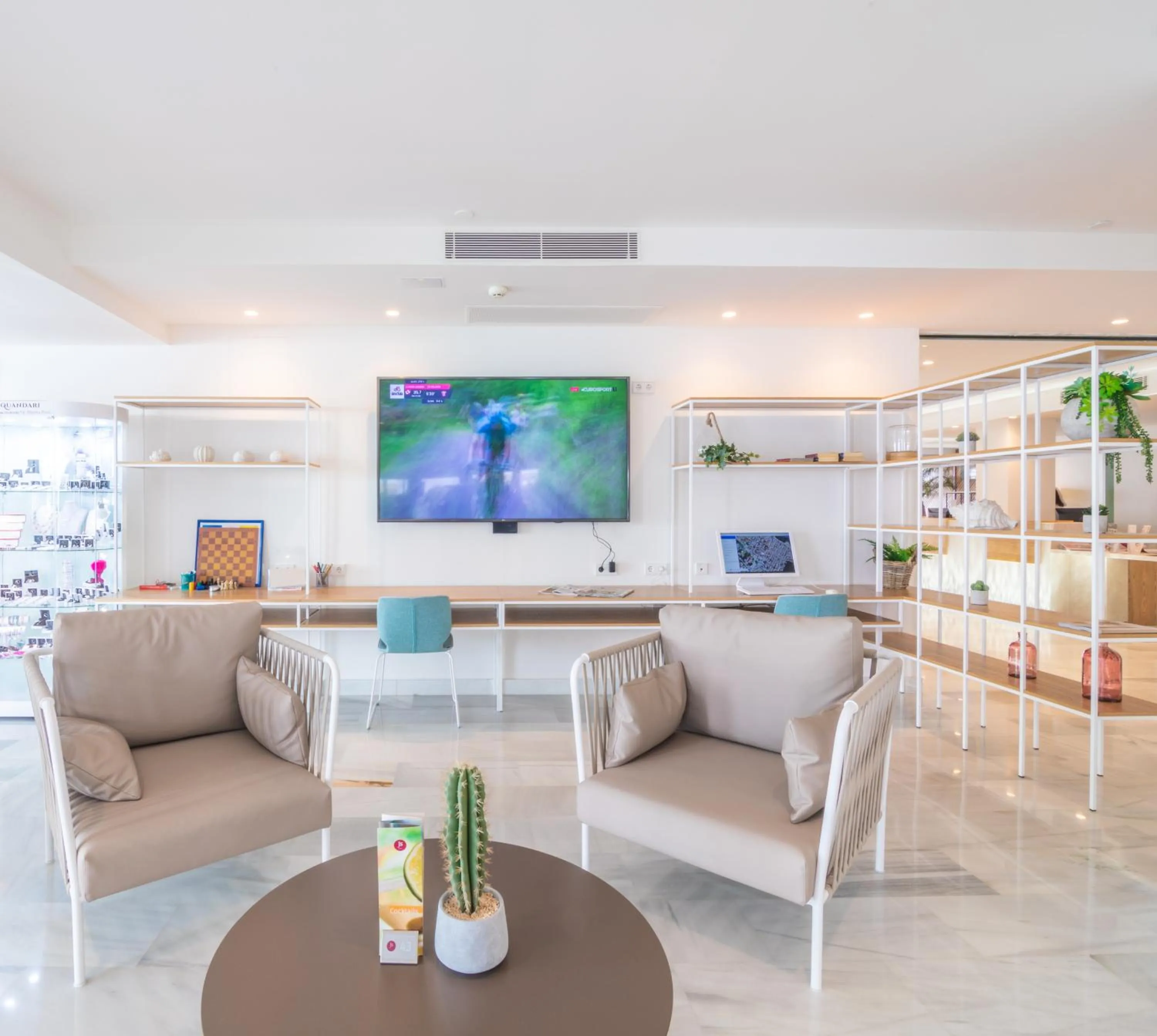 Lounge or bar in JS Yate