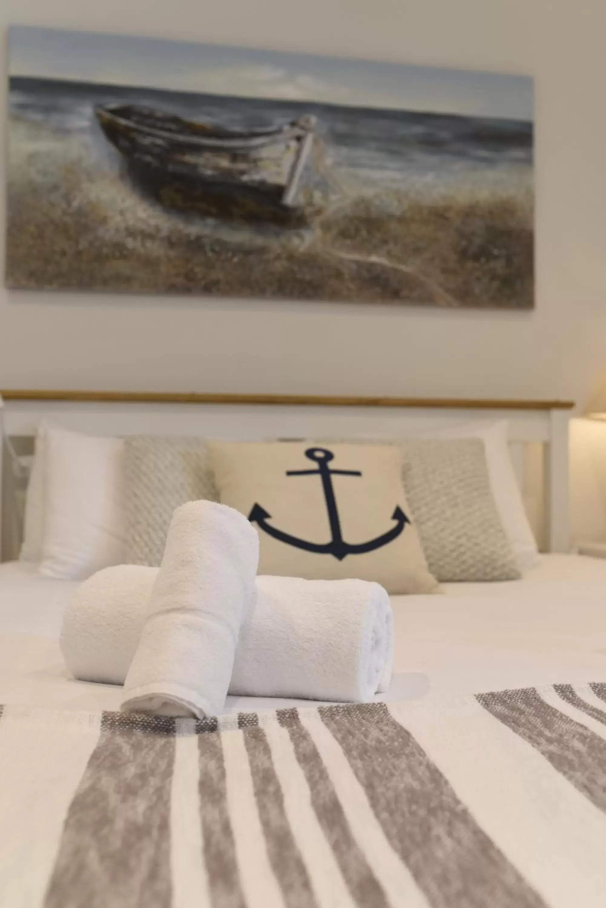 Bed in Crabbers' Wharf