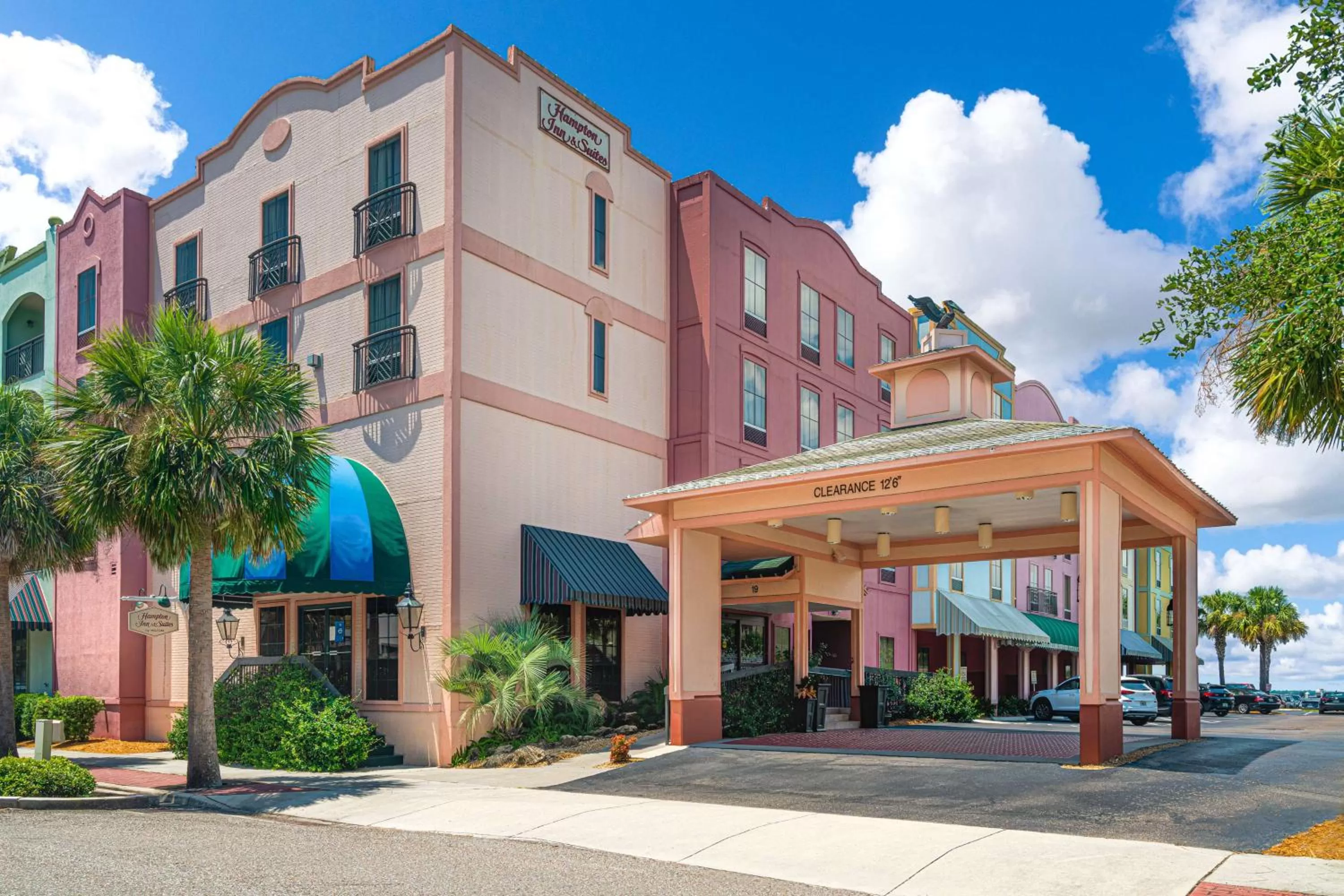 Property building in Hampton Inn & Suites Amelia Island-Historic Harbor Front