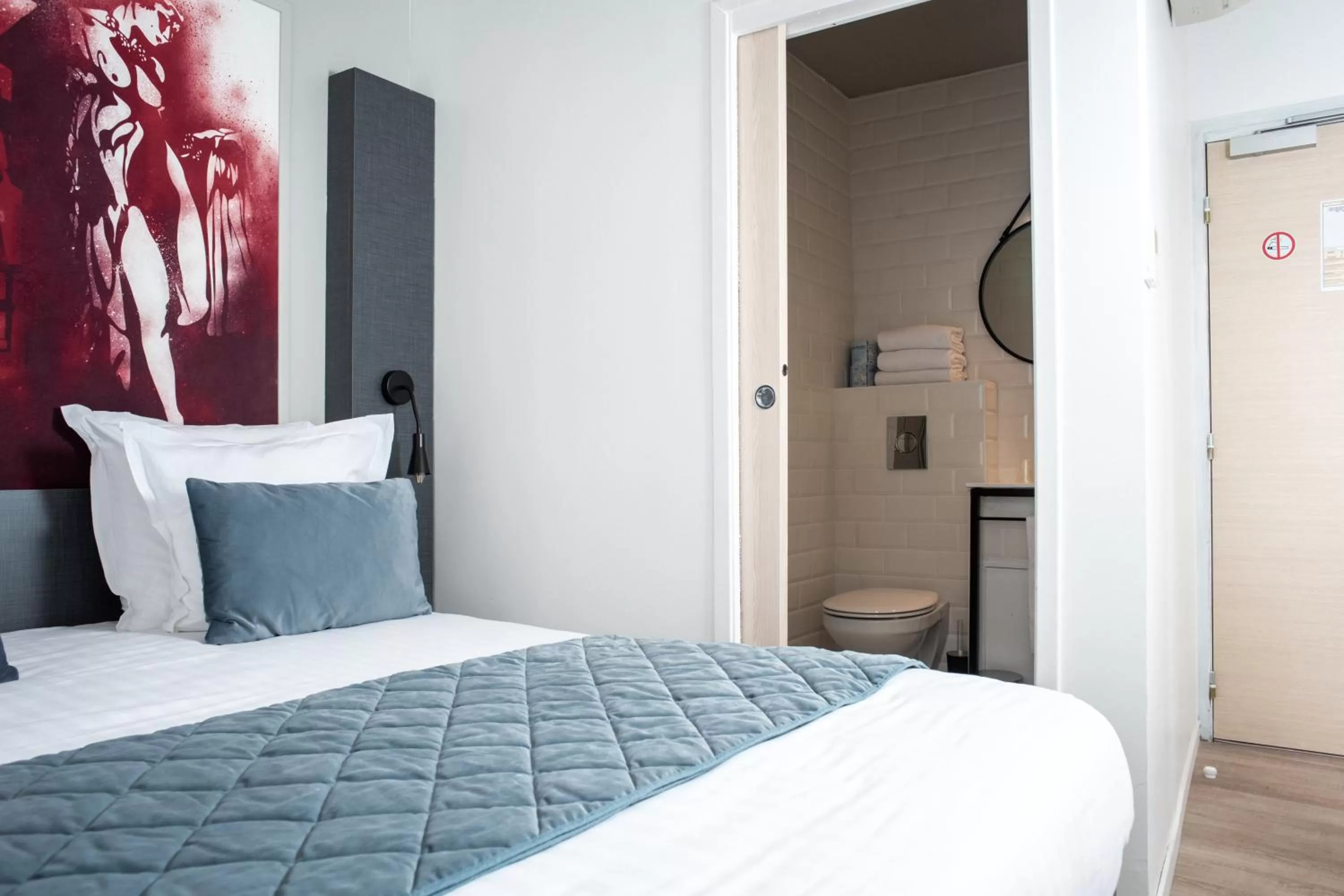 Bed in Hôtel Des Arts-Bastille