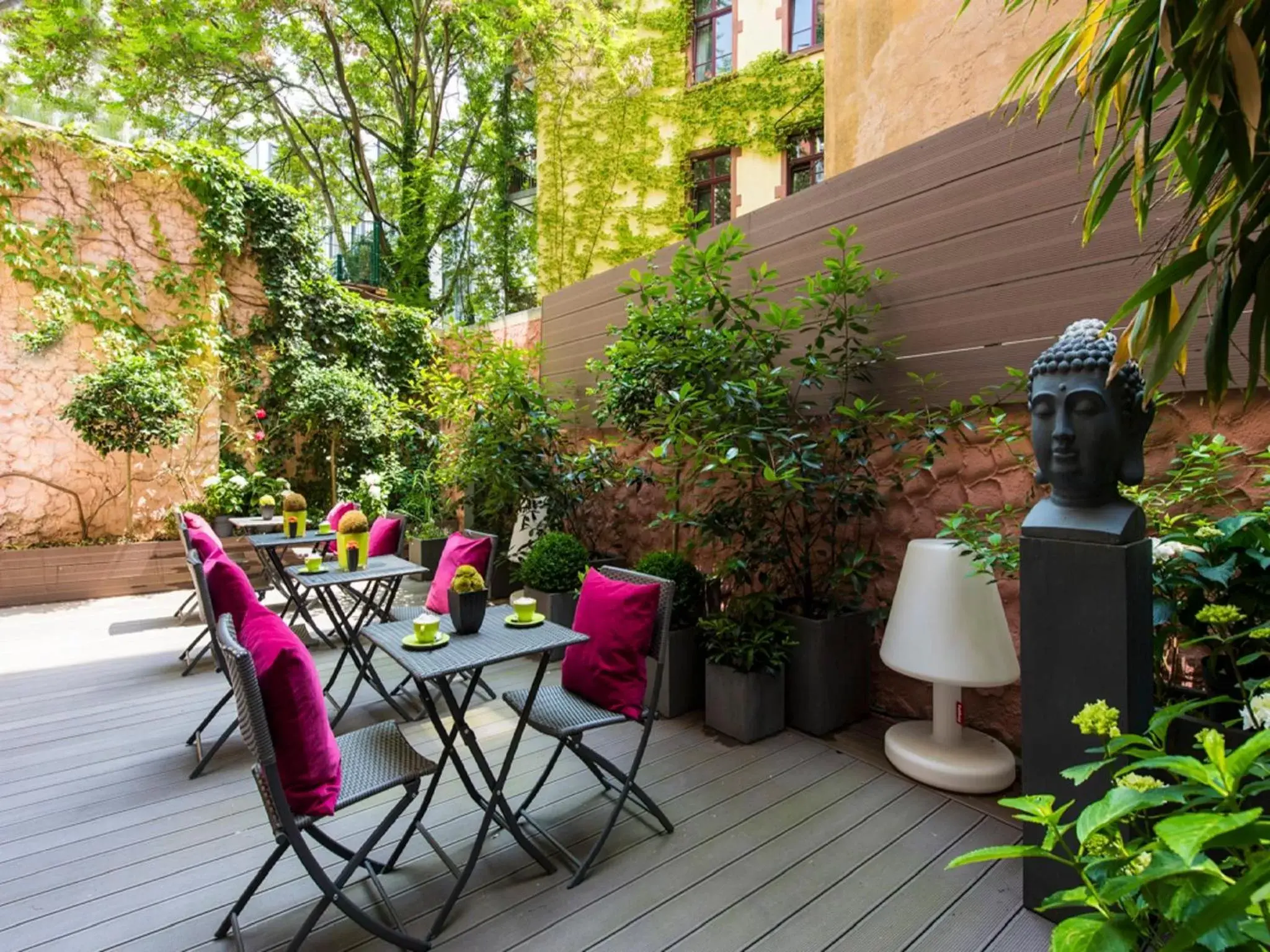 Restaurant/places to eat, Patio/Outdoor Area in Ambassador Hotel Restaurant/places to eat, Patio/Outdoor Area in Ambassador Hotel