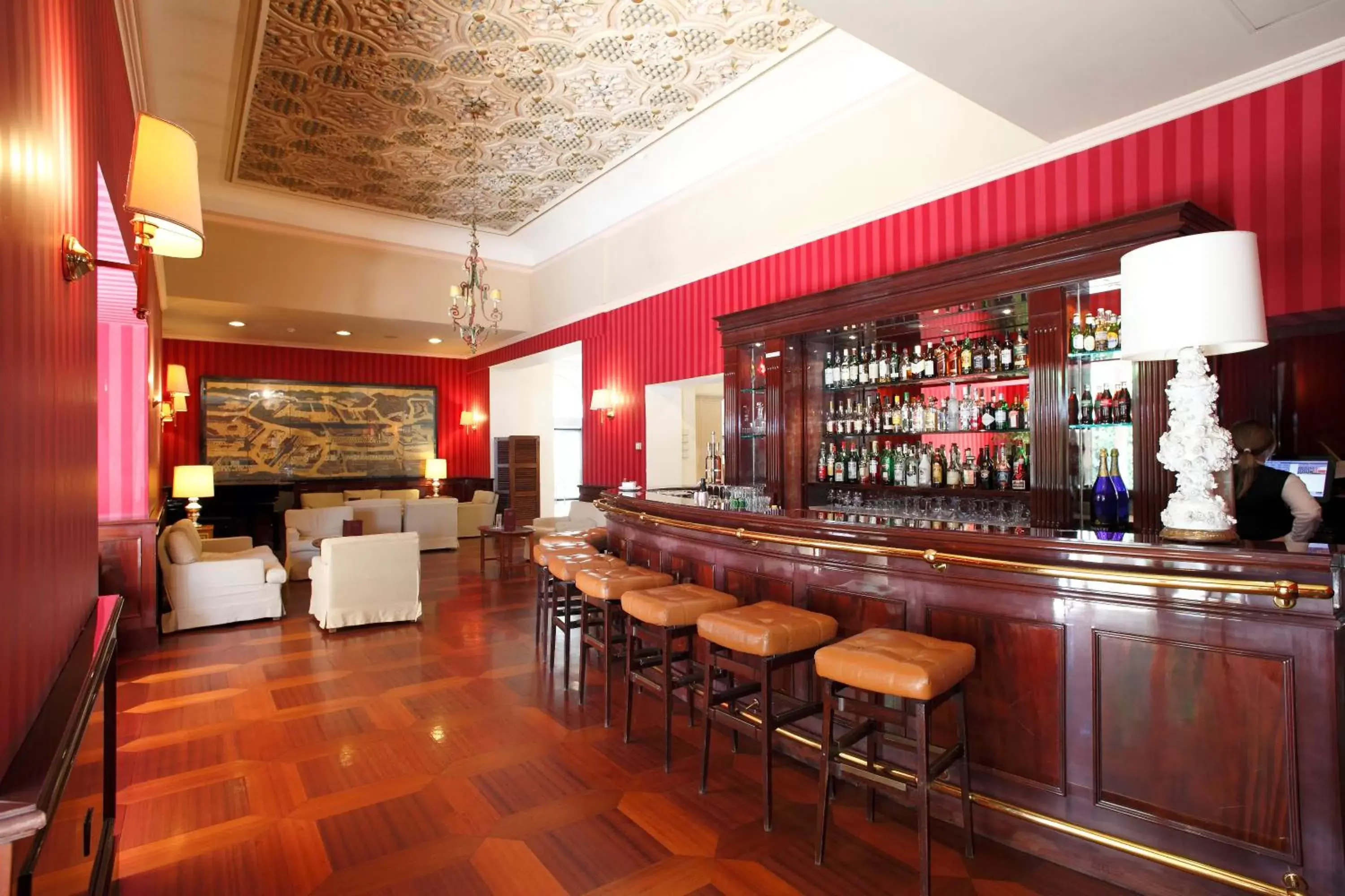 Restaurant/places to eat, Lounge/Bar in Hotel De La Paix