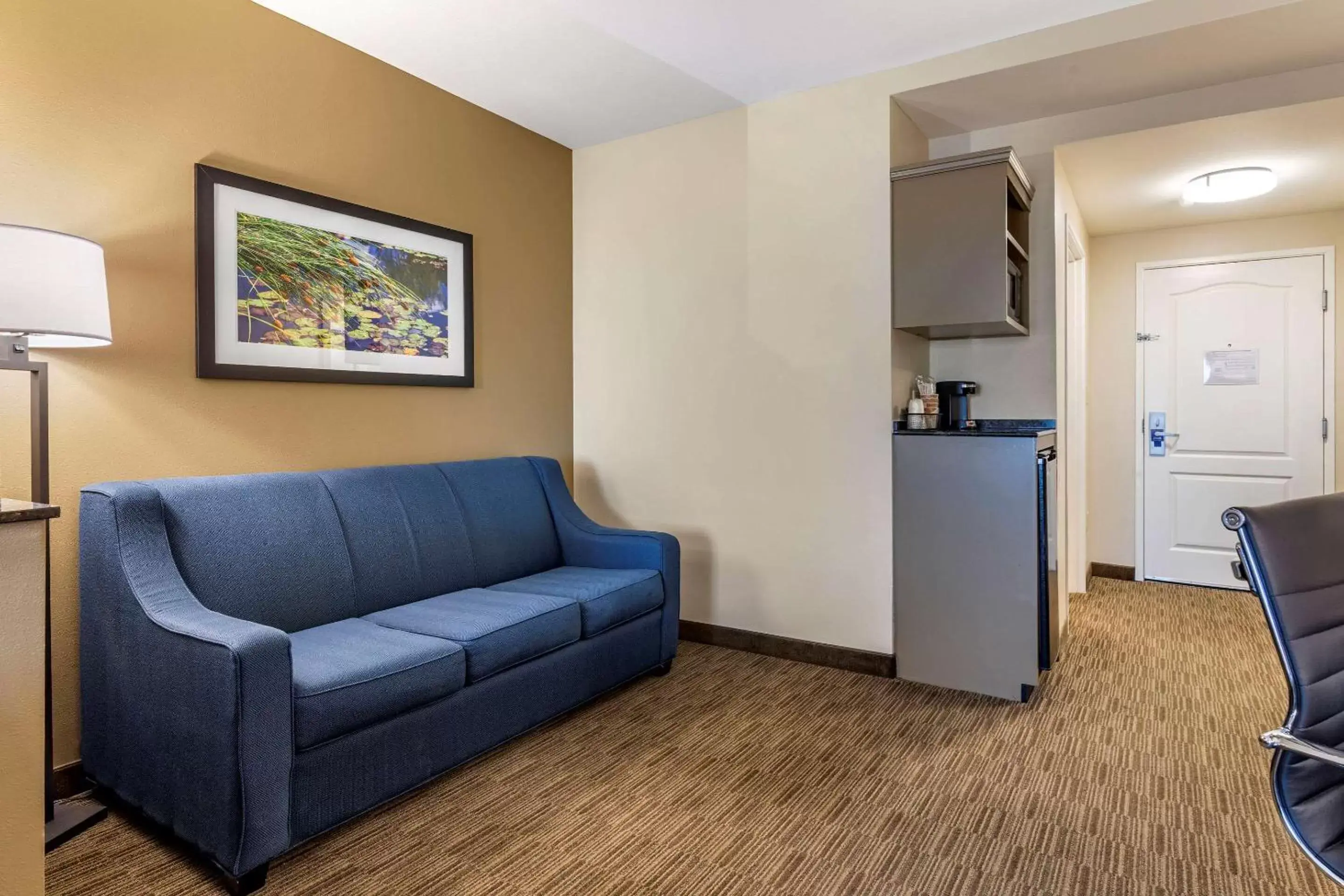 Bedroom, Seating Area in Comfort Inn and Suites Tifton