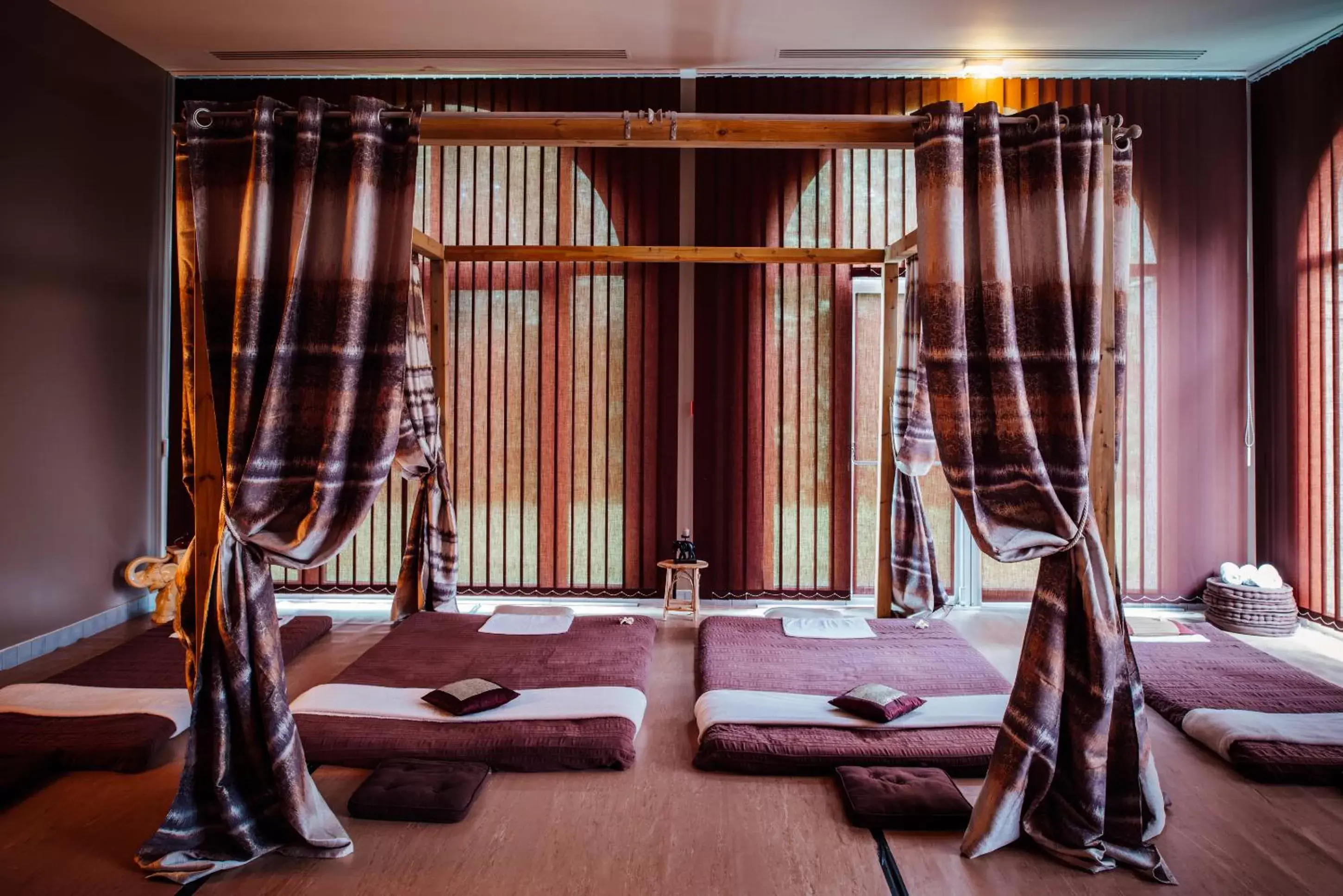 Activities, Bed in Dream Castle Hotel Marne La Vallee