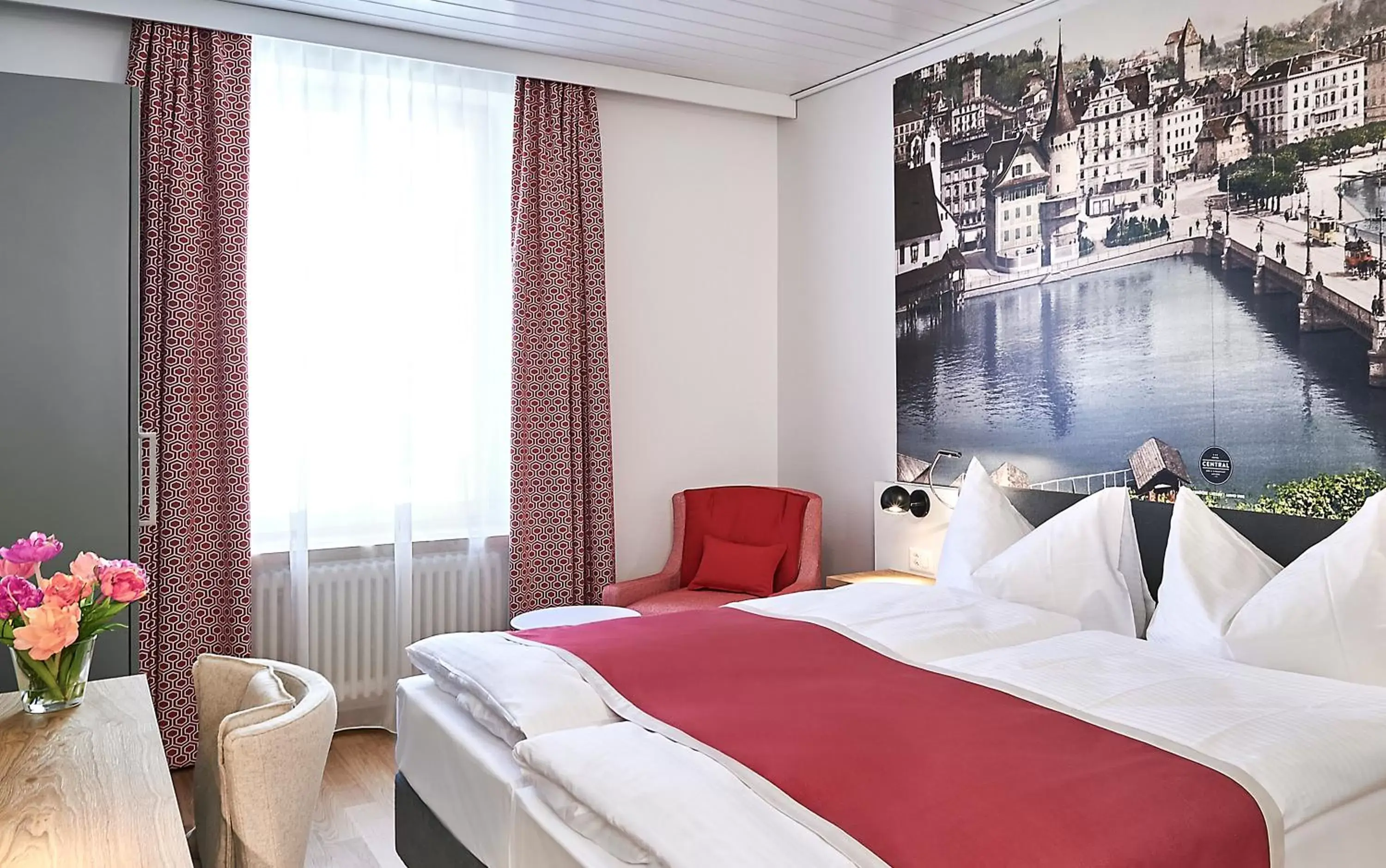 Photo of the whole room, Bed in Hotel Central Luzern