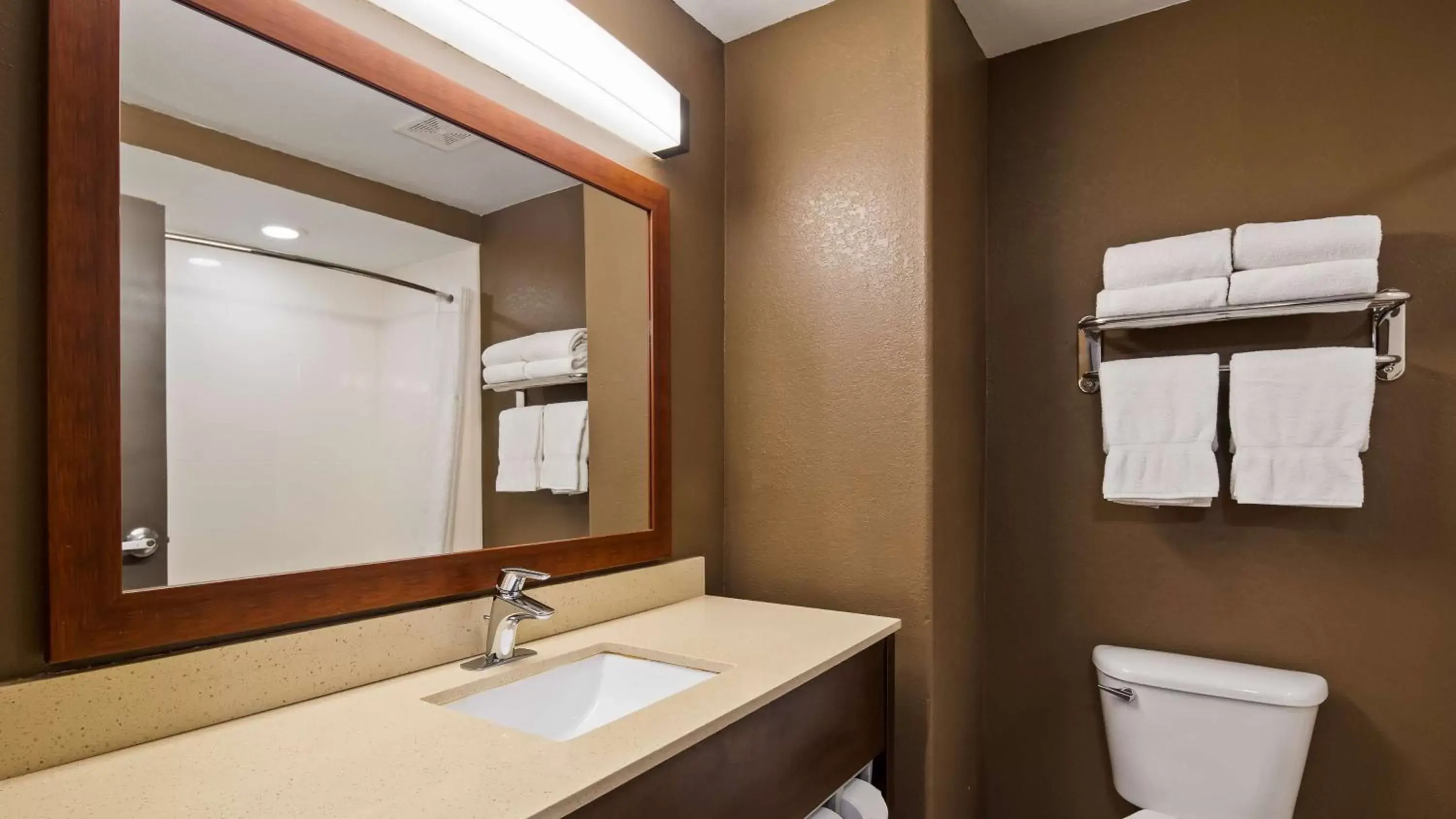 Bathroom in Best Western Northwest Corpus Christi Inn & Suites