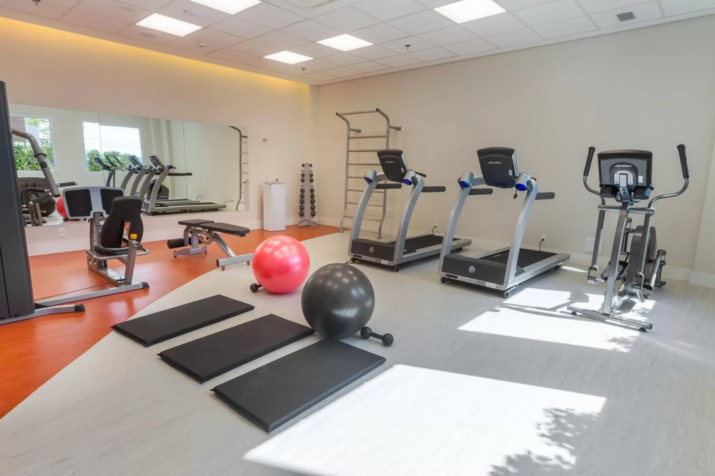 Fitness centre/facilities, Fitness Center/Facilities in Ramada by Wyndham Campinas Viracopos