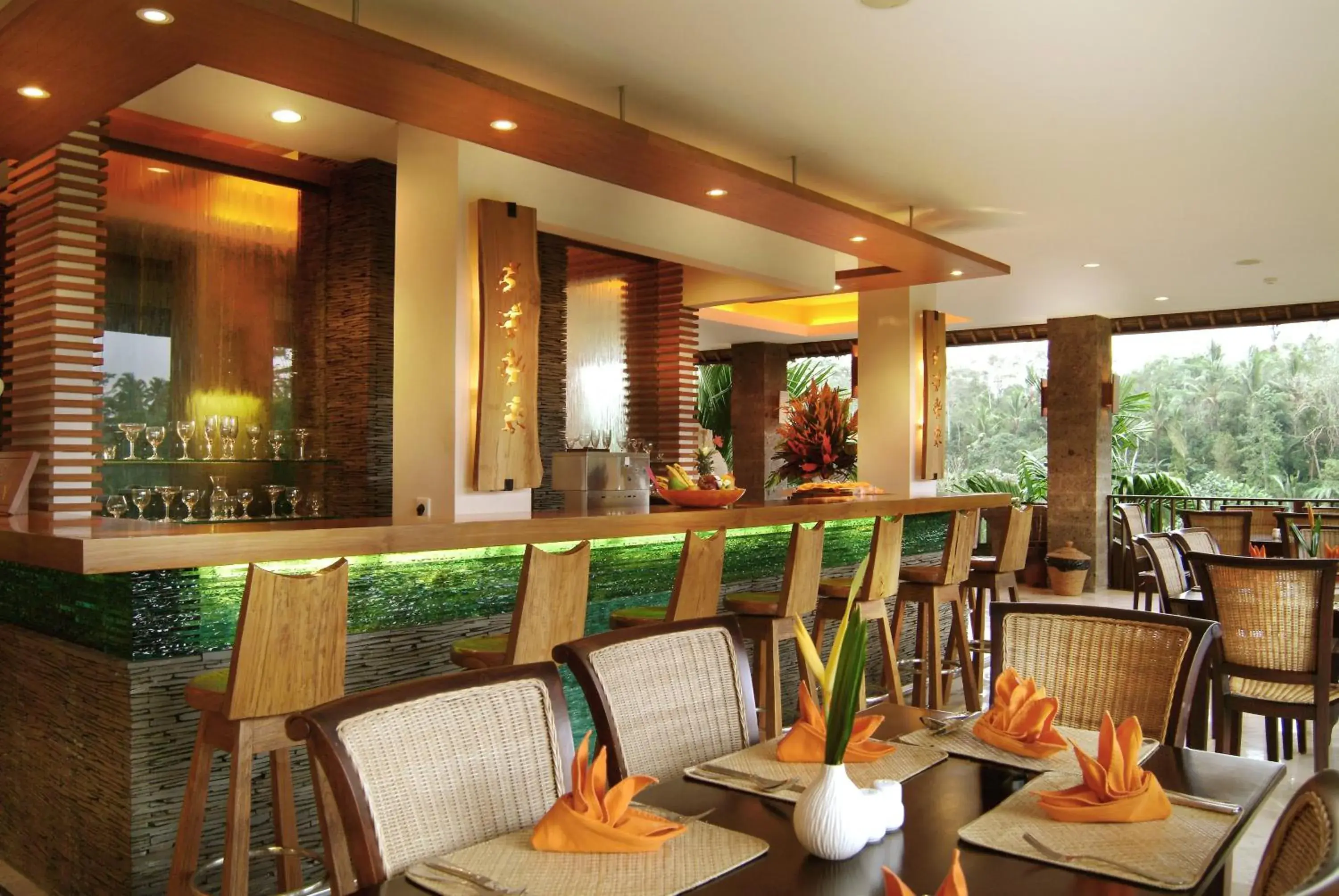 Restaurant/Places to Eat in Anahata Villas and Spa Resort