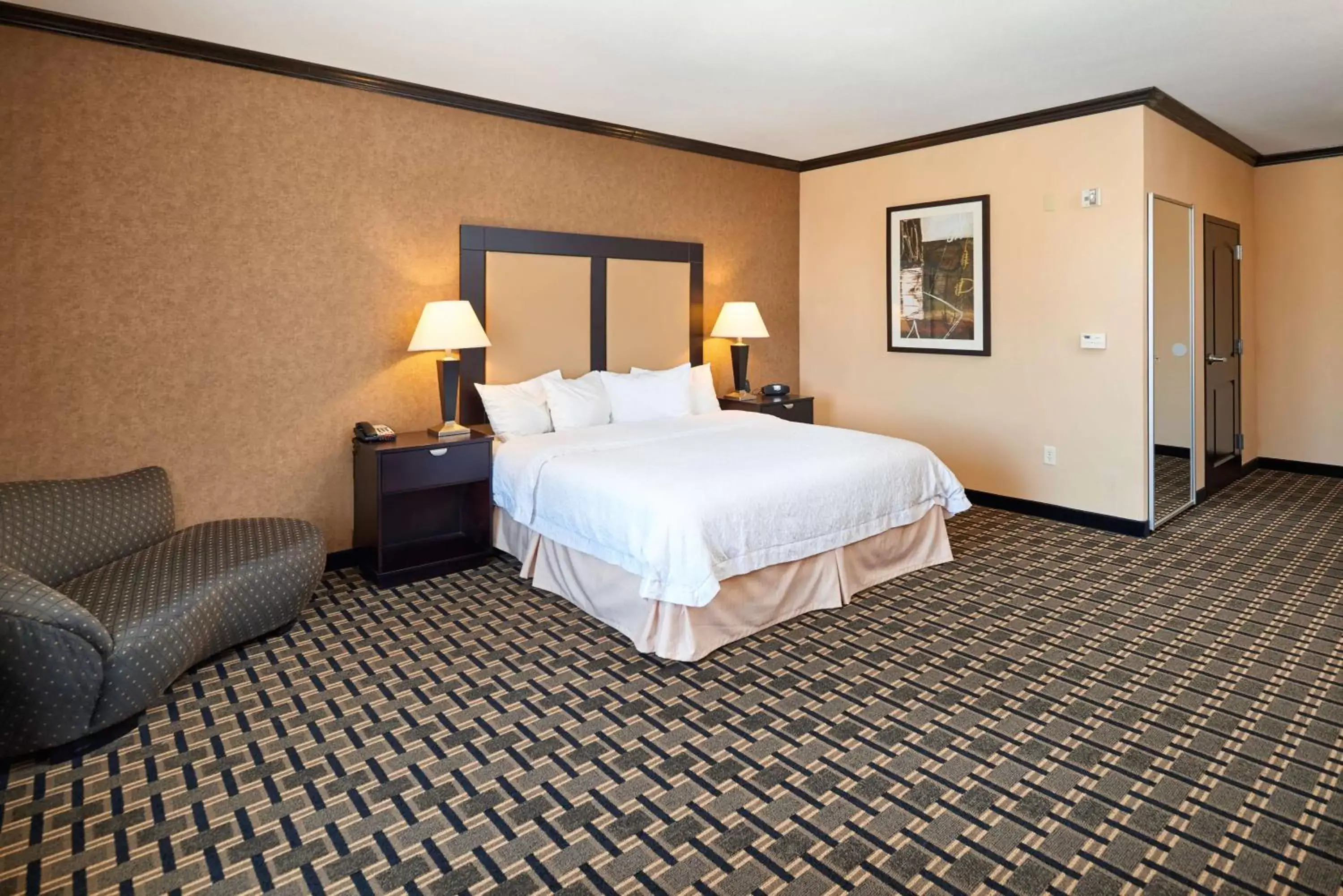 Bed in Hampton Inn & Suites Longview North