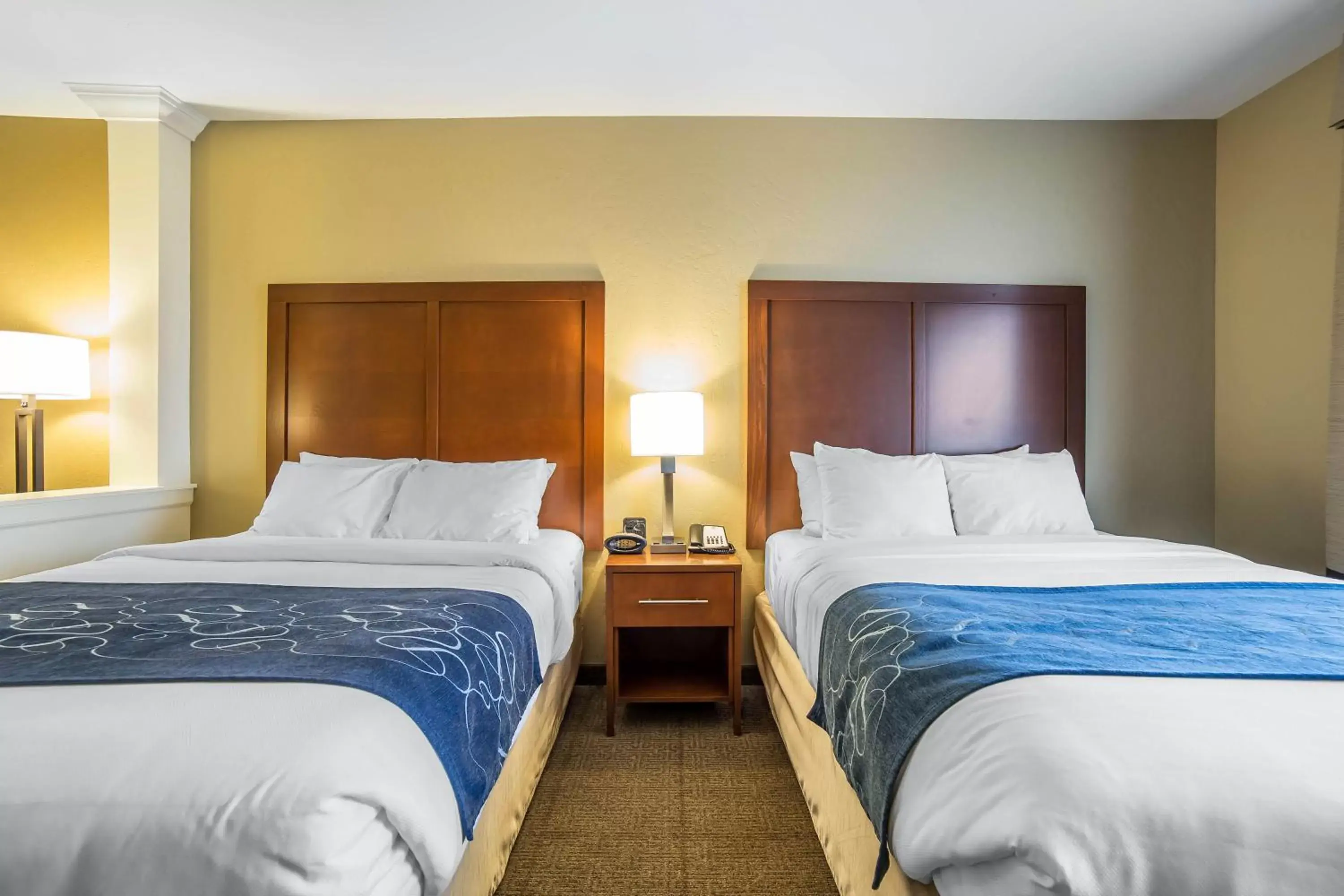 Queen Suite with Two Queen Beds in Comfort Suites Airport-University