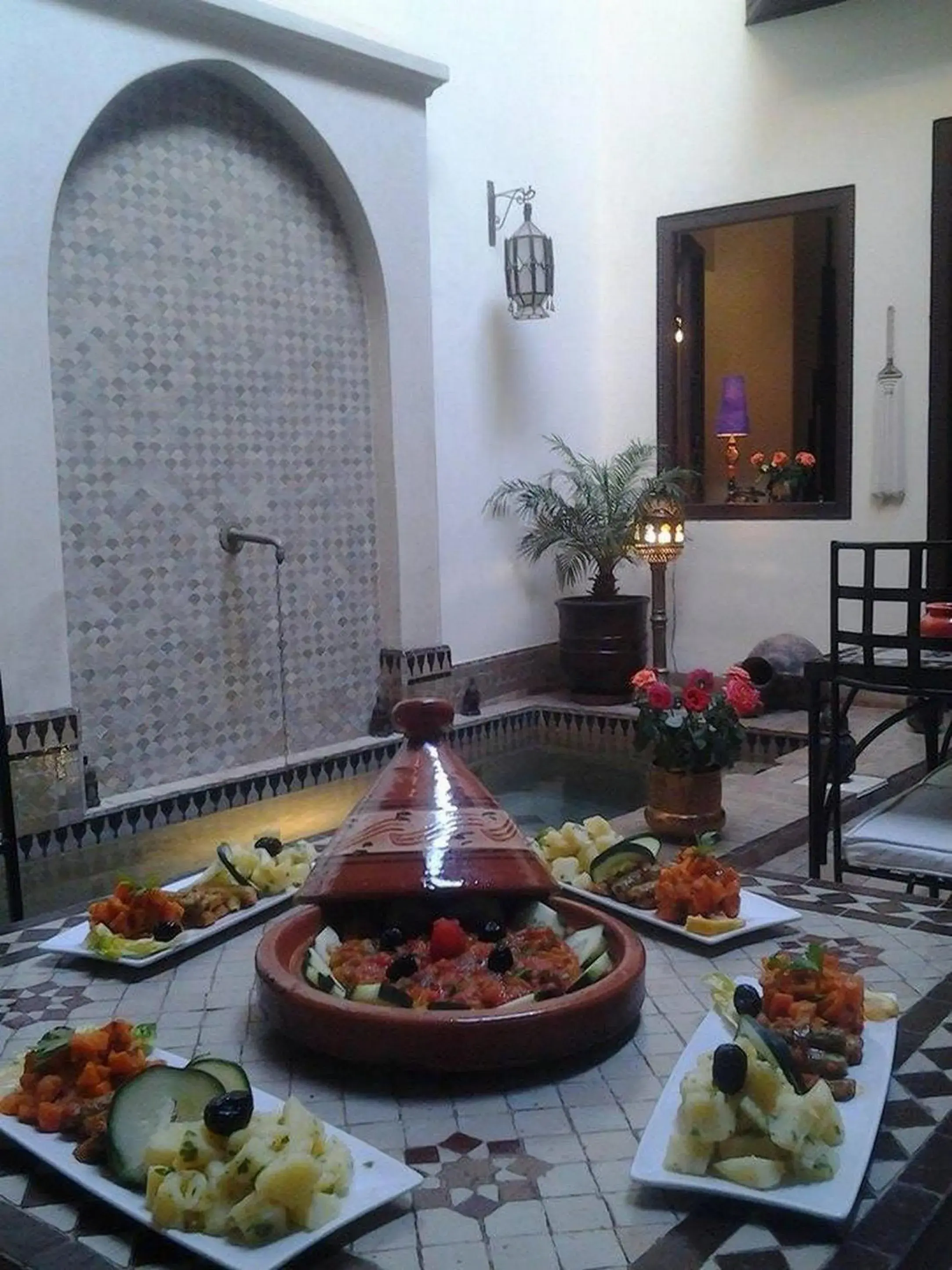 Restaurant/places to eat in Riad Aubrac