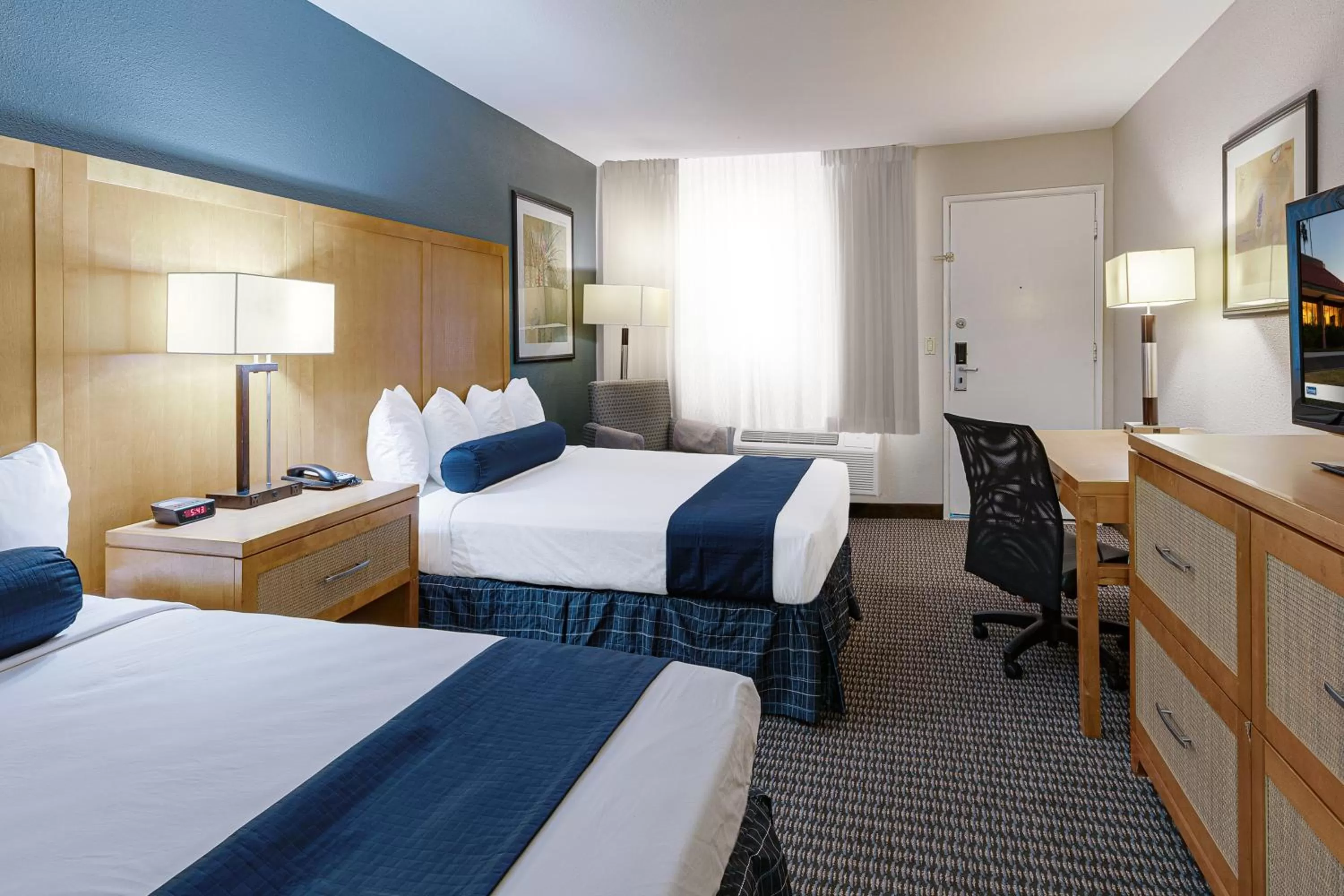 Bedroom, Bed in Travelodge by Wyndham Palm Springs