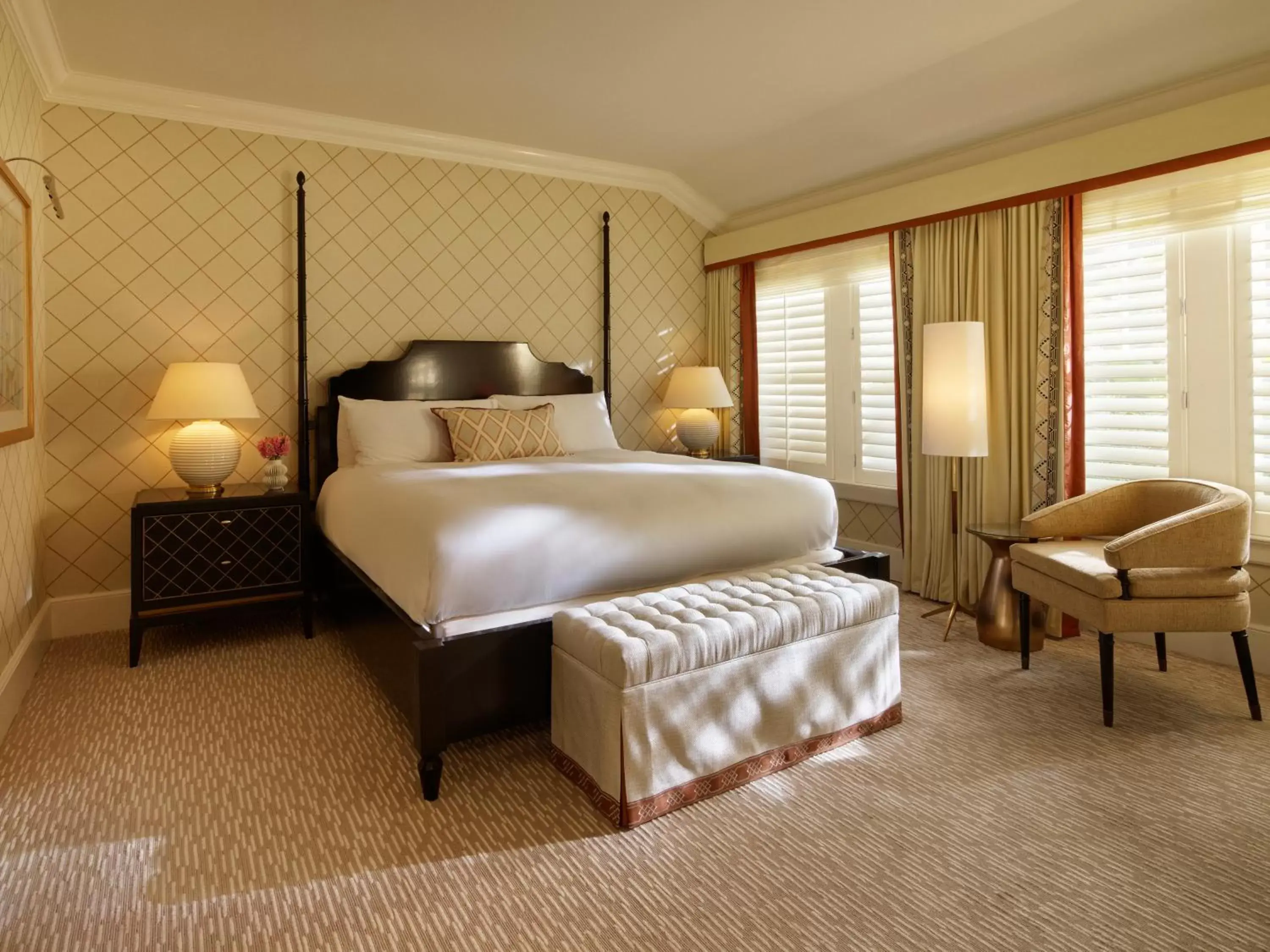 Bedroom, Bed in The Beverly Hills Hotel - Dorchester Collection